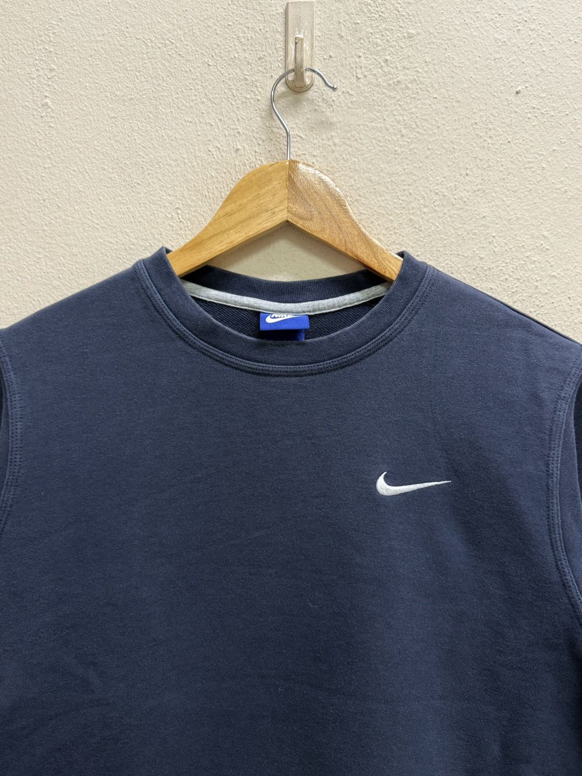 Nike Nike Swoosh Blue Tag Small Logo Sweatshirt Size US S / EU 44-46 / 1 - 19 Thumbnail