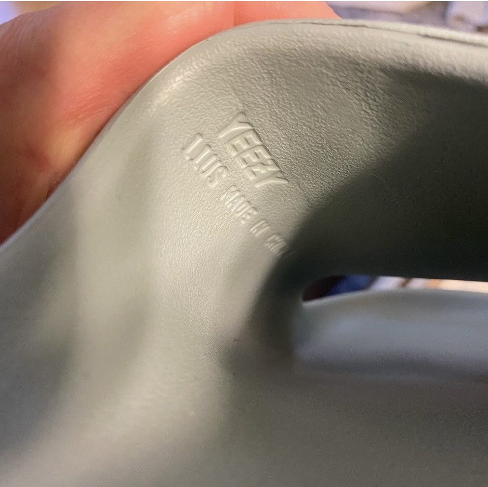 Yeezy Yeezy Slide Salt - Men 11 Size US 11 / EU 44 - 3 Thumbnail