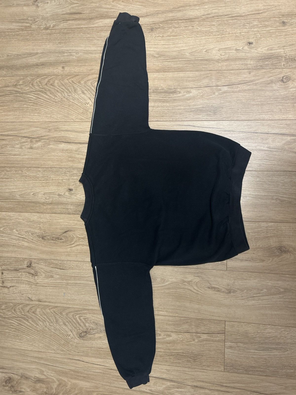 Adidas Adidas Vintage navy blue crewneck with logo on front Size US S / EU 44-46 / 1 - 2 Thumbnail