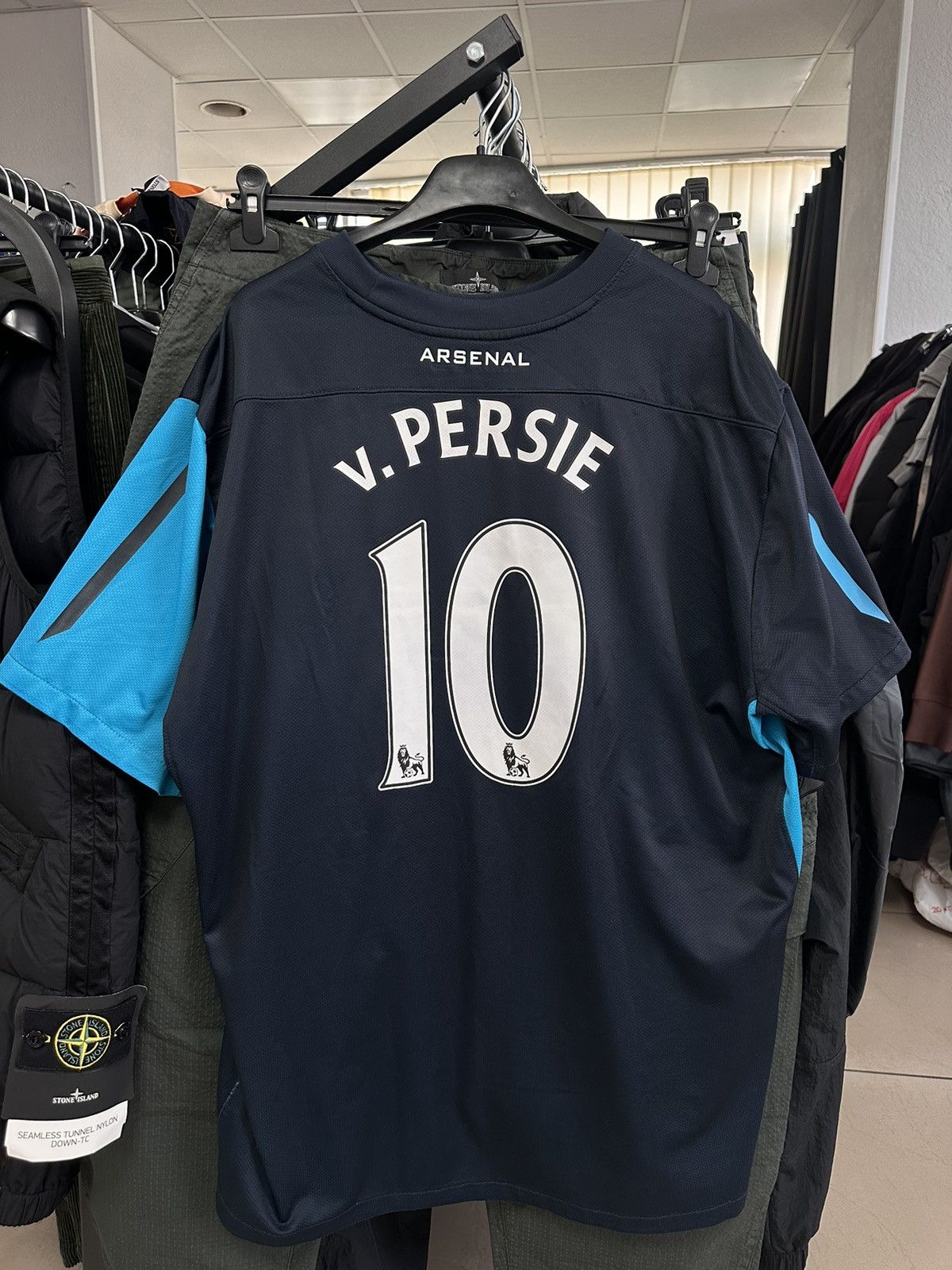 Nike Vintage nike Arsenal van persie 10 rare soccer jersey XXL Size US XXL / EU 58 / 5 - 1 Thumbnail