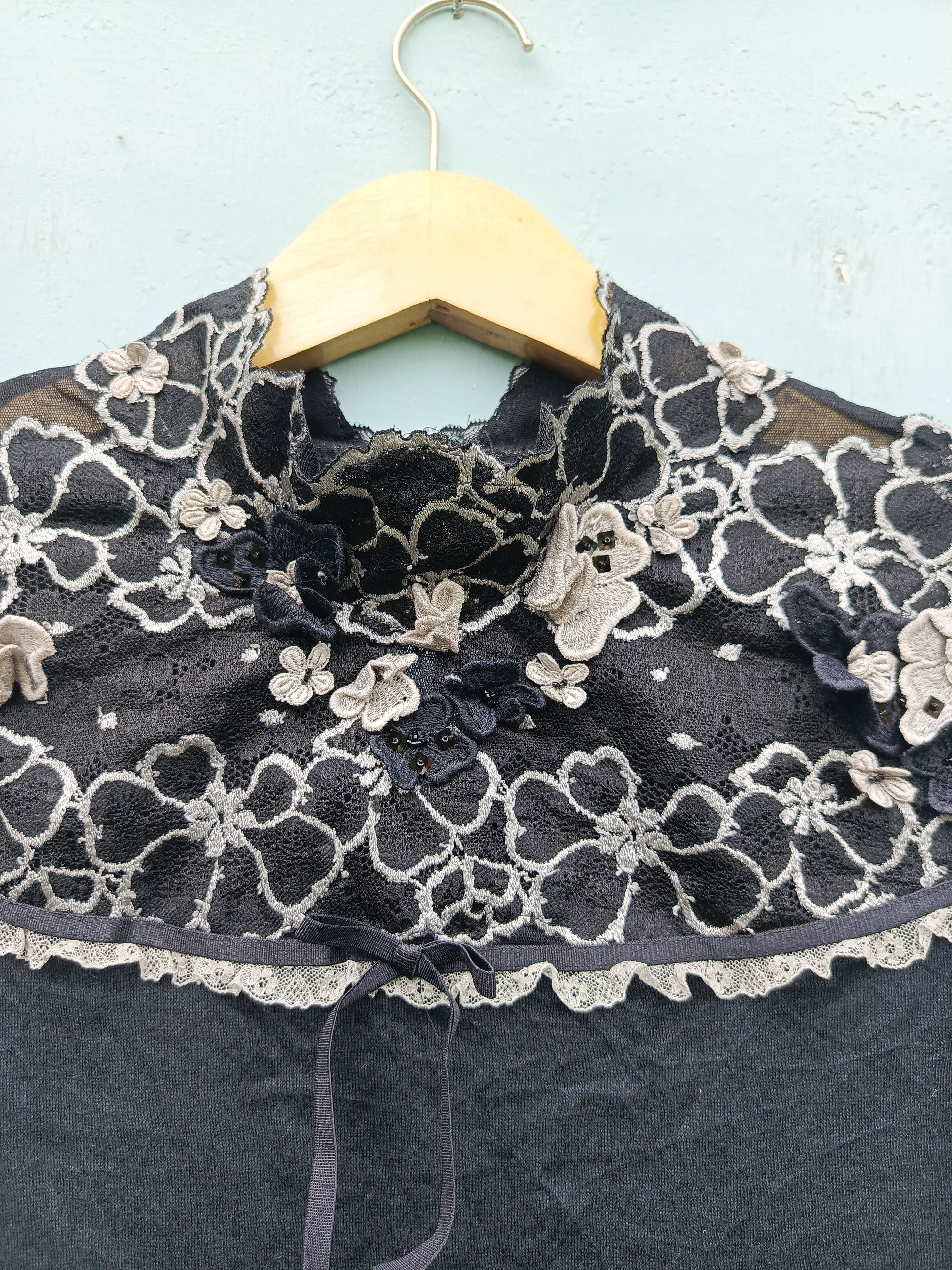 Japanese Brand AMITIE Lace Collar Sleeveless Top – Elegant & Refined Size M / US 6-8 / IT 42-44 - 4 Thumbnail