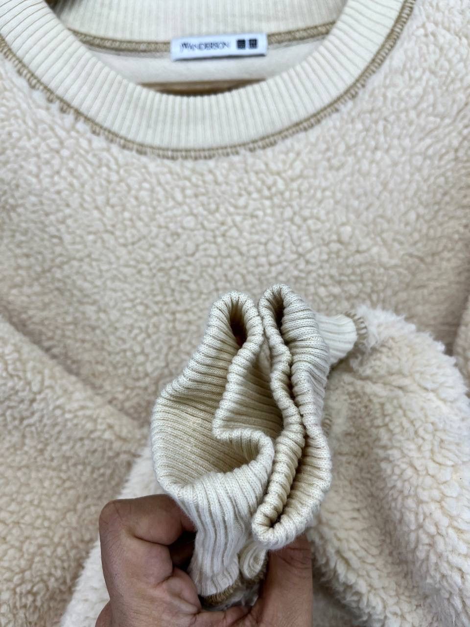 JW Anderson J.W.Anderson x Uniqlo Fleece Luxury Sweatshirt Size M / US 6-8 / IT 42-44 - 7 Thumbnail