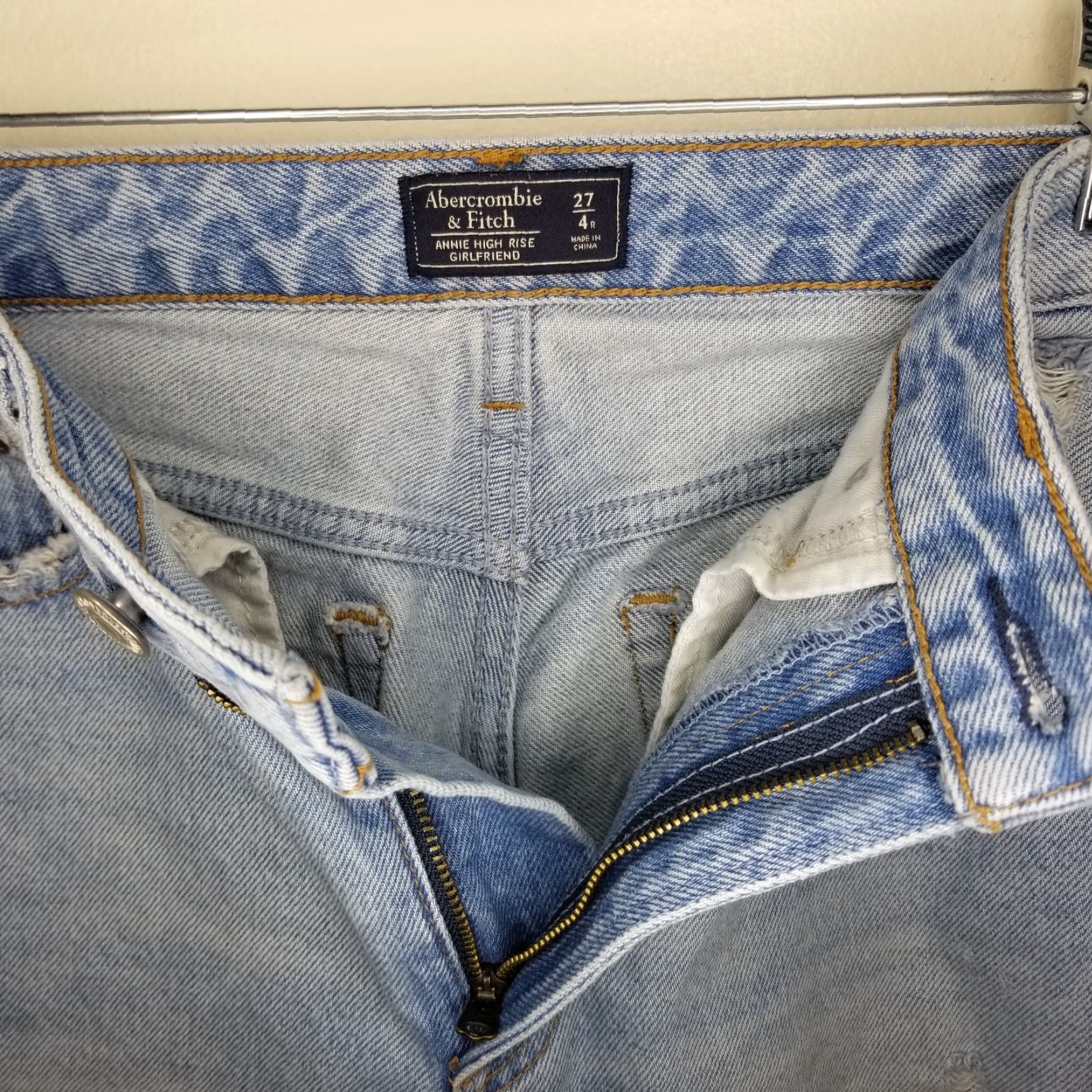 Abercrombie & Fitch VINTAGE Abercrombie & Fitch Womens Jeans Distressed High Rise Girlfriend Size 4 Regular Blue 28x27 Womens Size 28" / US 6 / IT 42 - 5 Thumbnail
