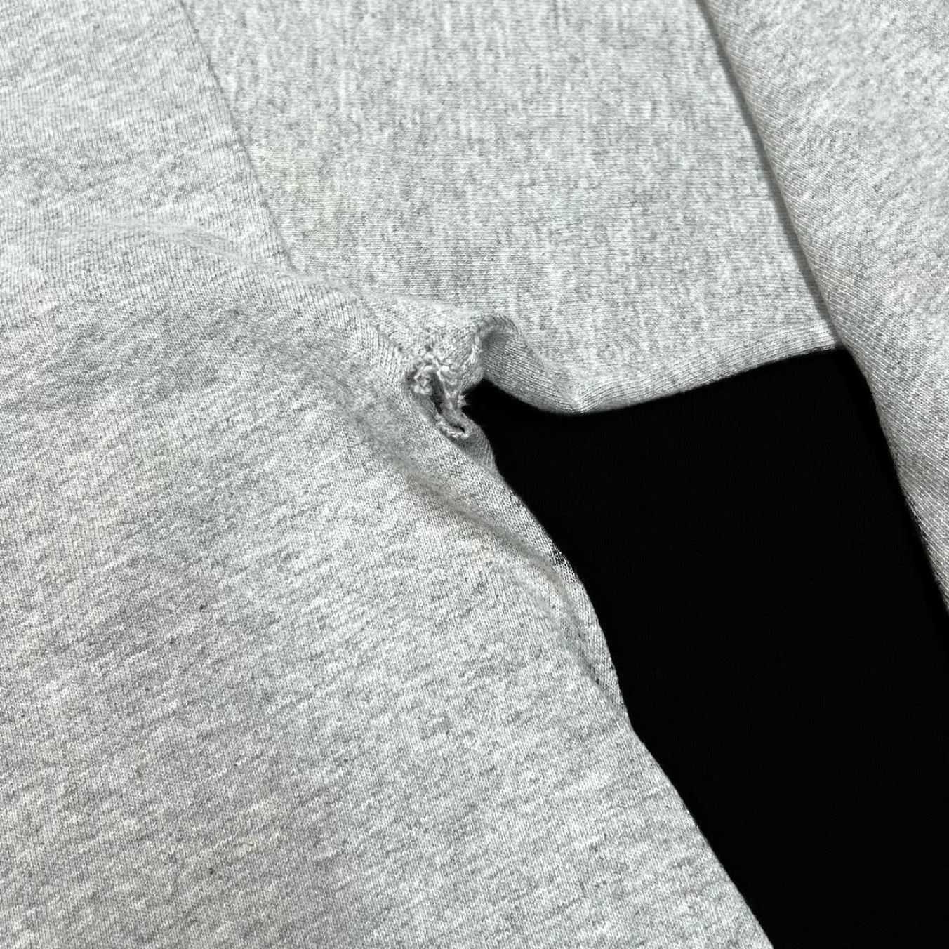 The Hundreds THE HUNDREDS Classic Bomb Logo Graphic Skater Long Sleeve T-Shirt Grey L Mens Size US L / EU 52-54 / 3 - 6 Thumbnail