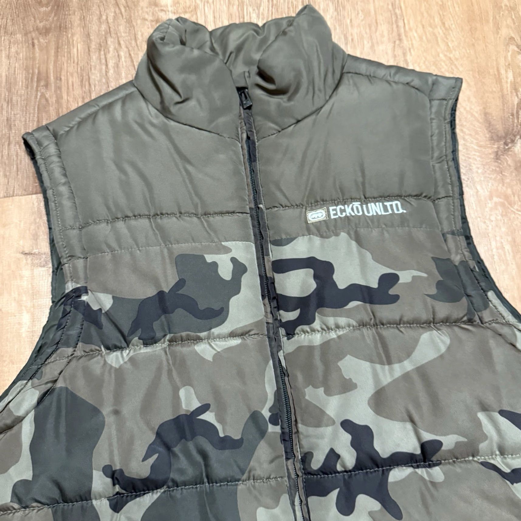 Ecko Unltd. VINTAGE Ecko Unltd. Puffer Vest Mens Medium Green Camo 90s Streetwear, 90s Theme, Full Zip, Pockets, Relaxed Fit, Regular Size, Polyester Size US M / EU 48-50 / 2 - 5 Thumbnail