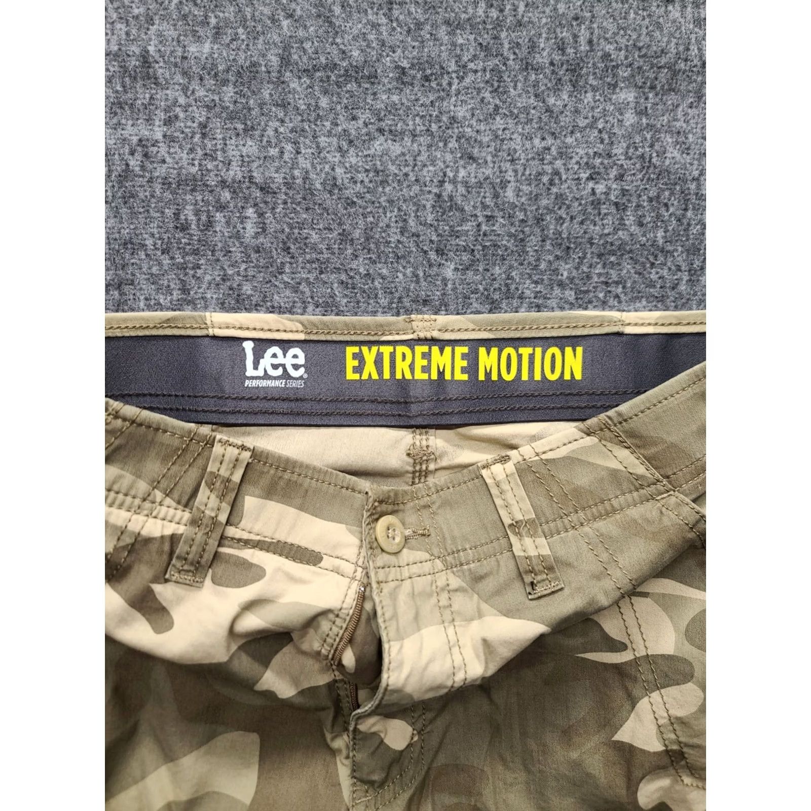 Lee Lee Cargo Shorts Mens 29 Inseam 10" Camouflage Cargo Pocket Stretch 90s Outdoor Casual Workwear Shorts Size US 29 - 2 Thumbnail