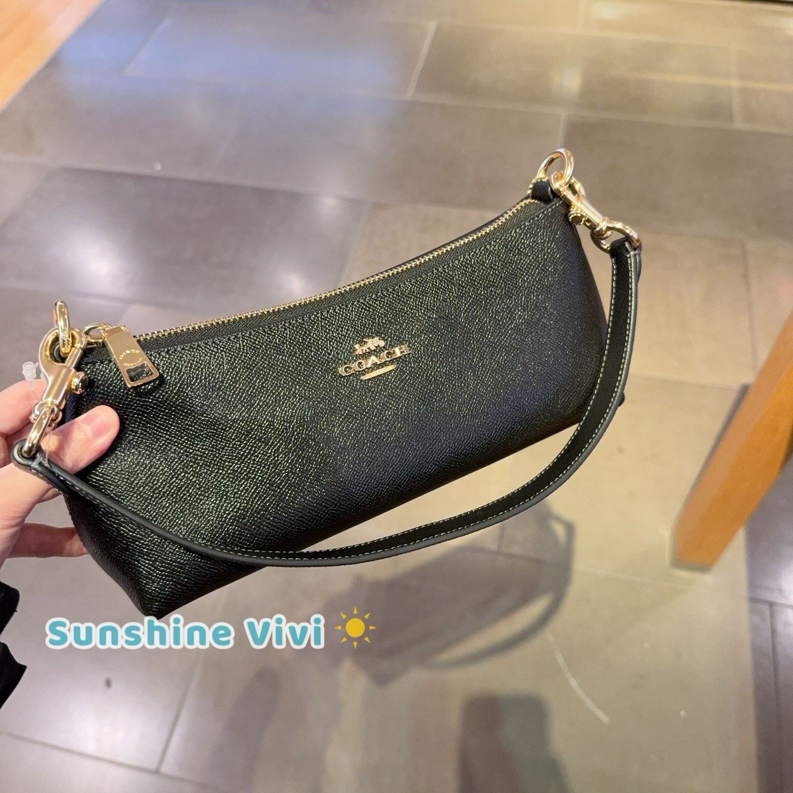 Coach NWT Coach Charlotte Shoulder Bag Leather GOLD/Black CCO18 Size ONE SIZE - 1 Thumbnail