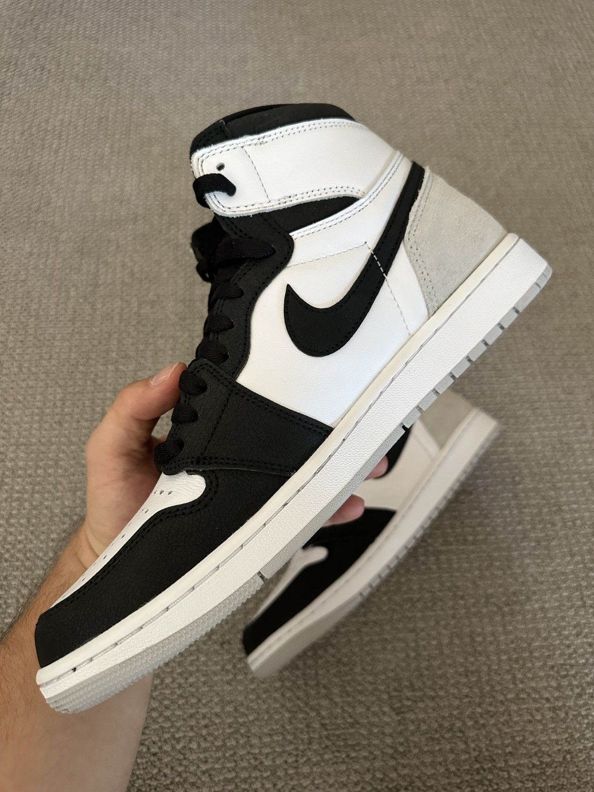 Nike Jordan 1 Bleached Coral Size US 11 / EU 44 - 10 Thumbnail