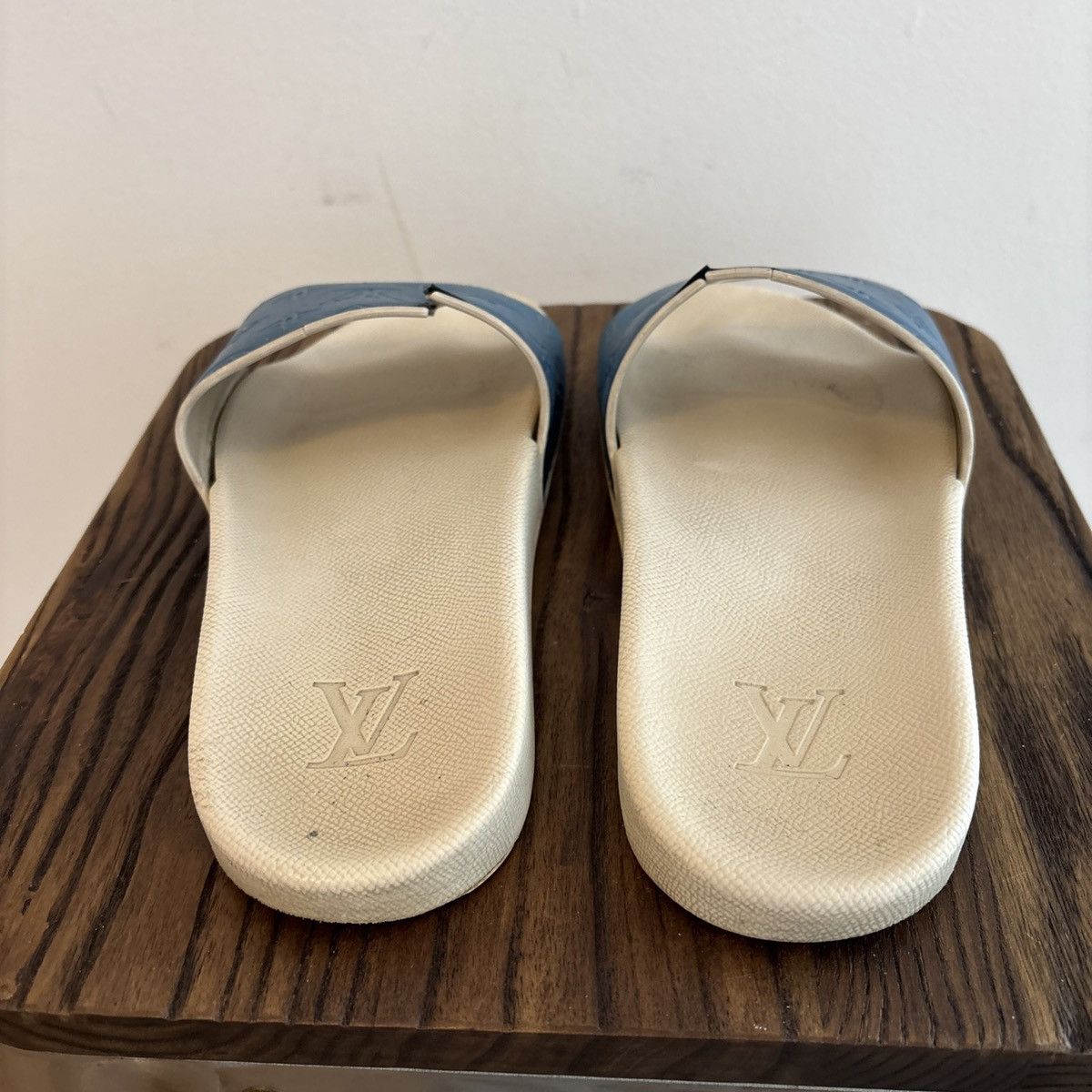 Louis Vuitton Louis Vuitton Blue Monogram Slide size 7 LV / 8 US Size US 8 / EU 41 - 5 Thumbnail