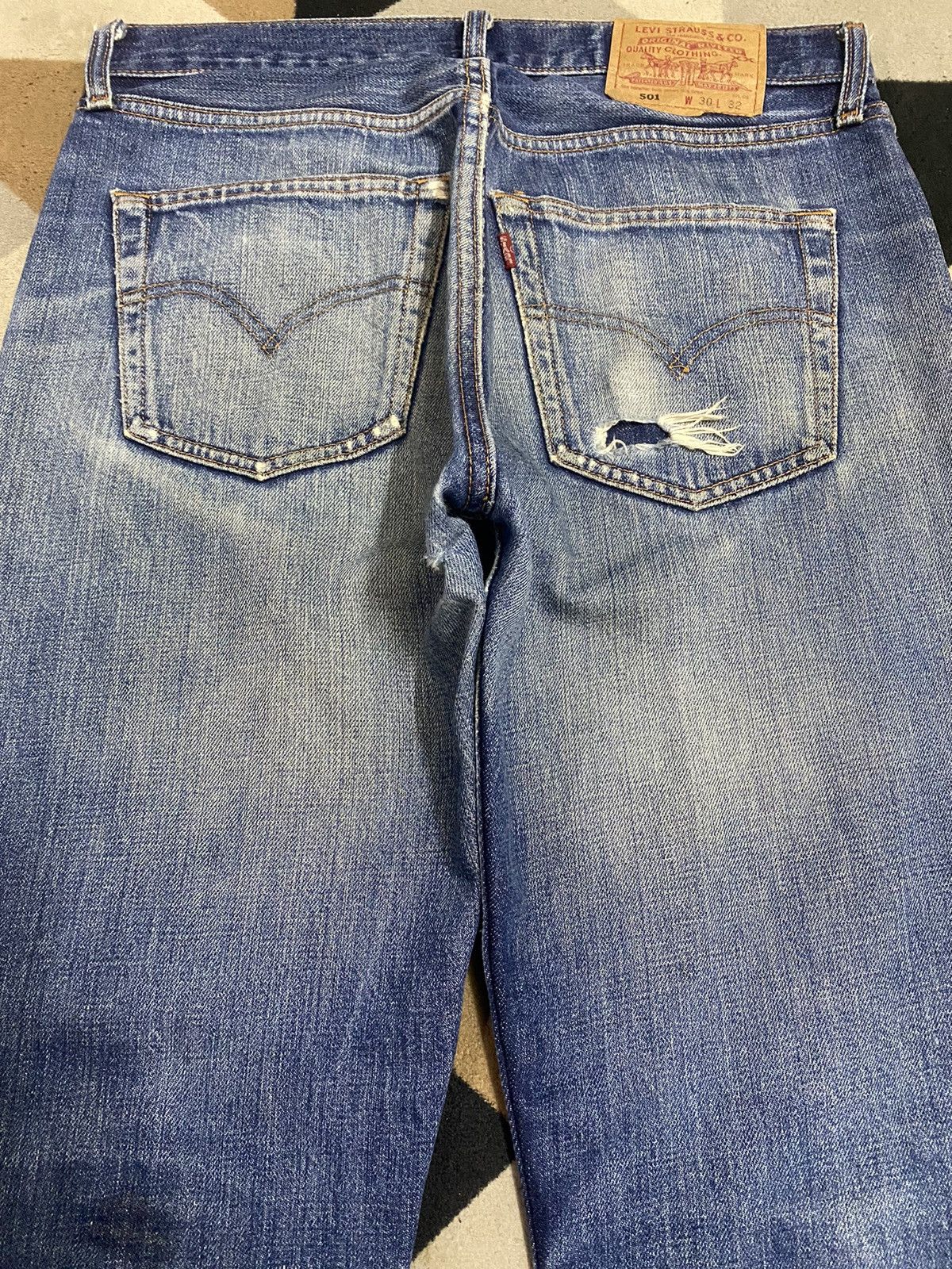 Levi's Vintage Clothing Vintage Levis 501 Y2K Blue Wash Distressed Jeans Size US 31 - 4 Thumbnail
