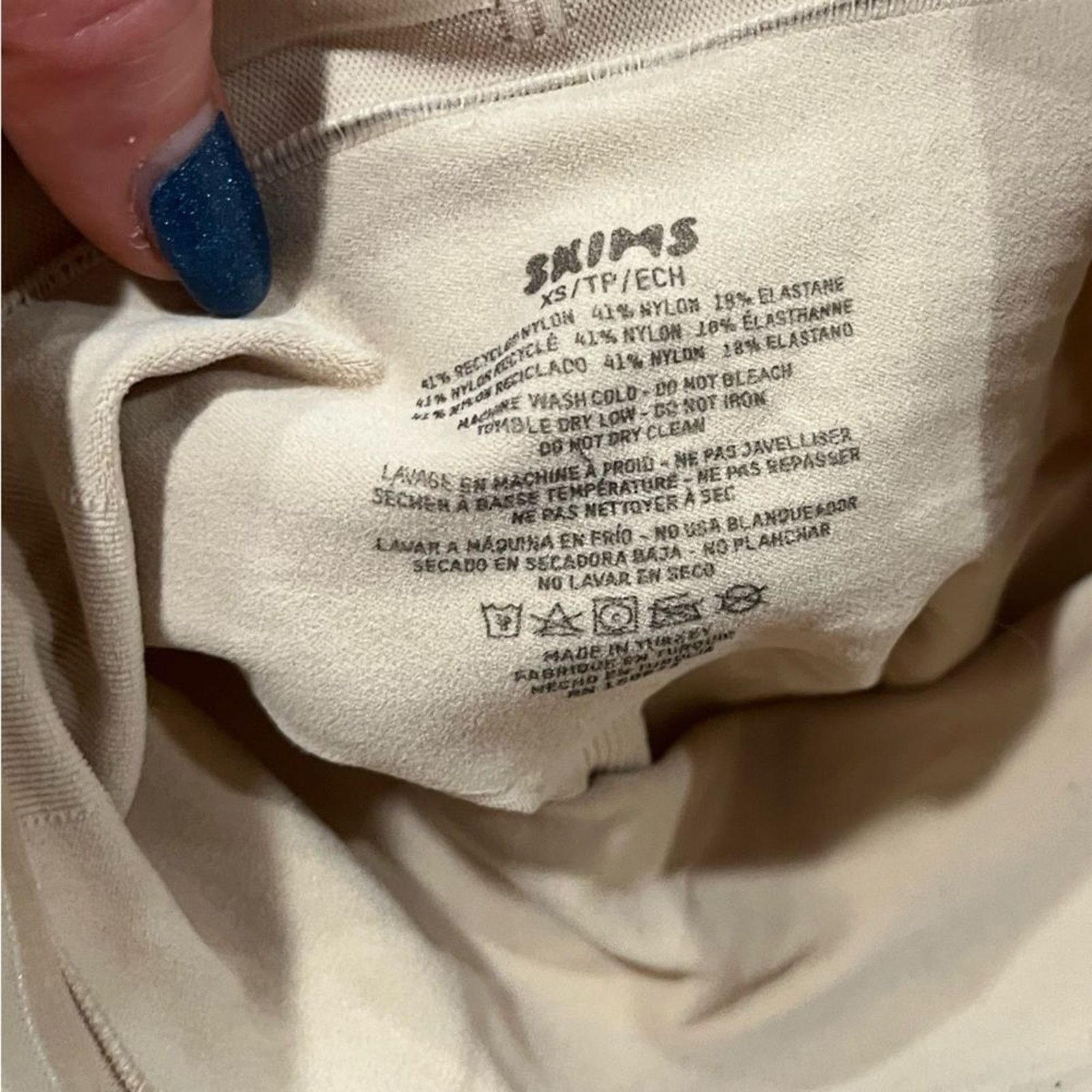 SKIMS NWOT Skims Shapewear Seamless Sculpt High Waisted Above XS Size ONE SIZE - 2 Thumbnail