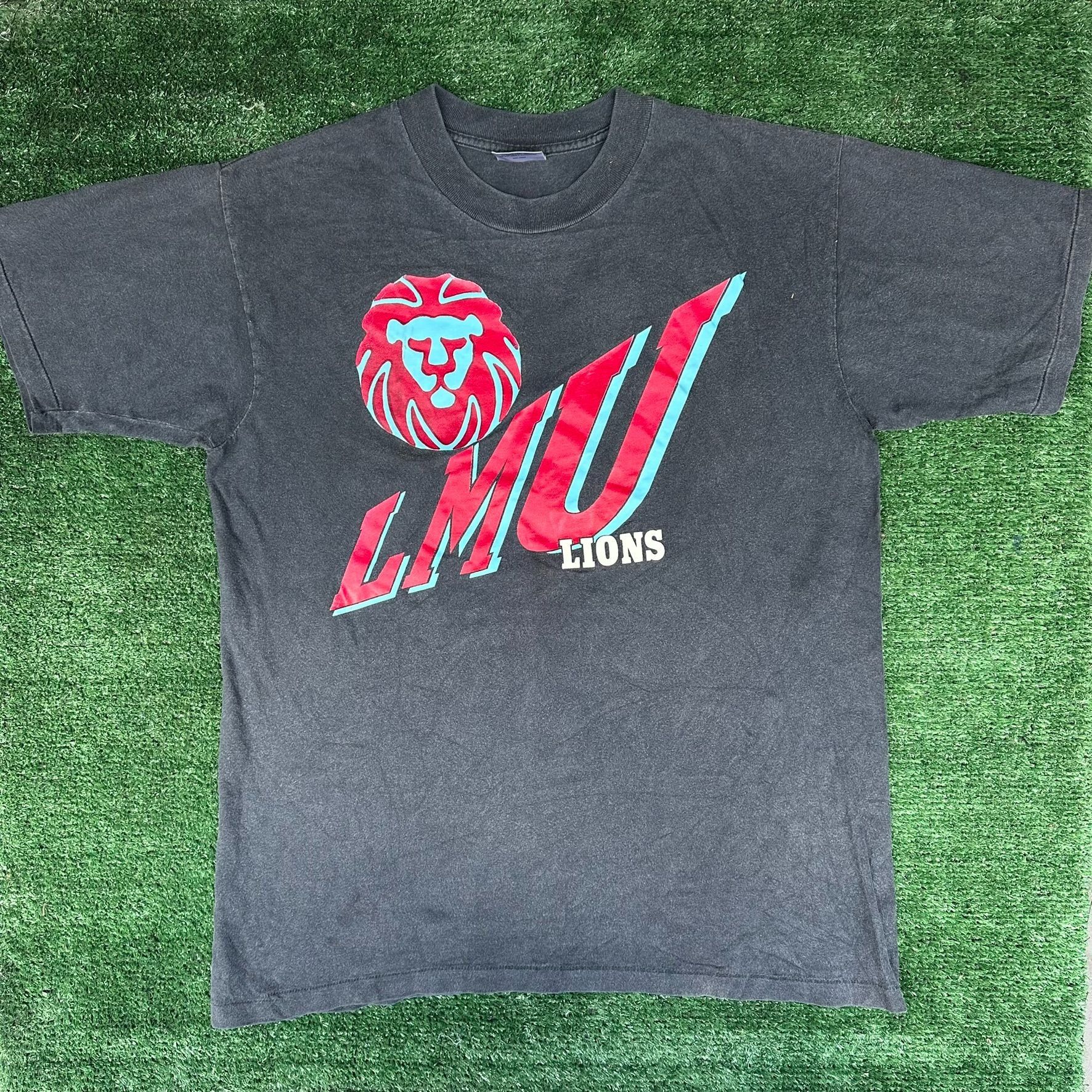 Vintage Vintage 90s LMU Loyola Marymount Lions T-Shirt Faded Black X Size US XL / EU 56 / 4 - 1 Thumbnail