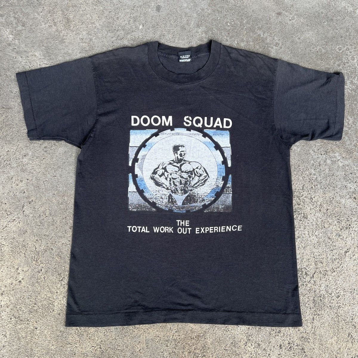 Vintage Vintage 90s DOOM SQUAD Gym Fitness Promo Tee L Faded Size US L / EU 52-54 / 3 - 2 Thumbnail