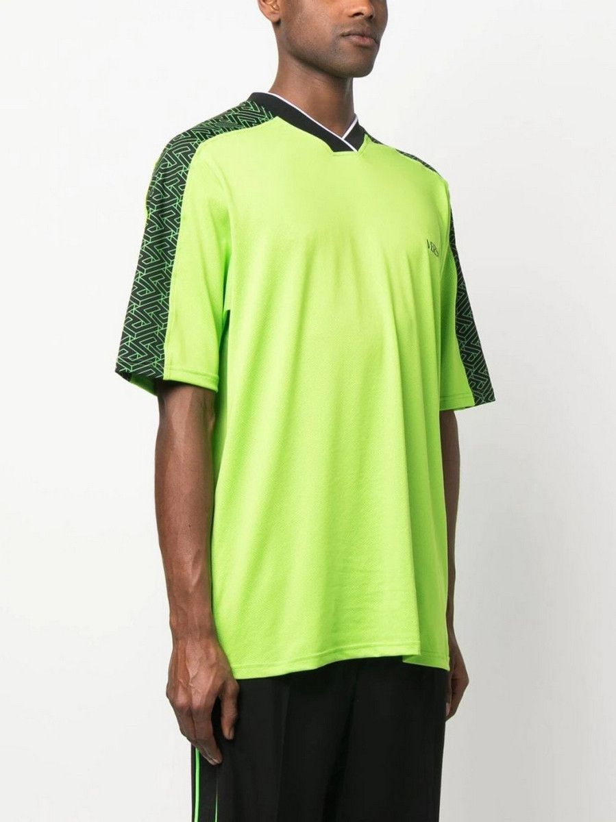 Versace VERSACE green & black La Greca nylon gym t-shirt Medium Size US M / EU 48-50 / 2 - 2 Thumbnail