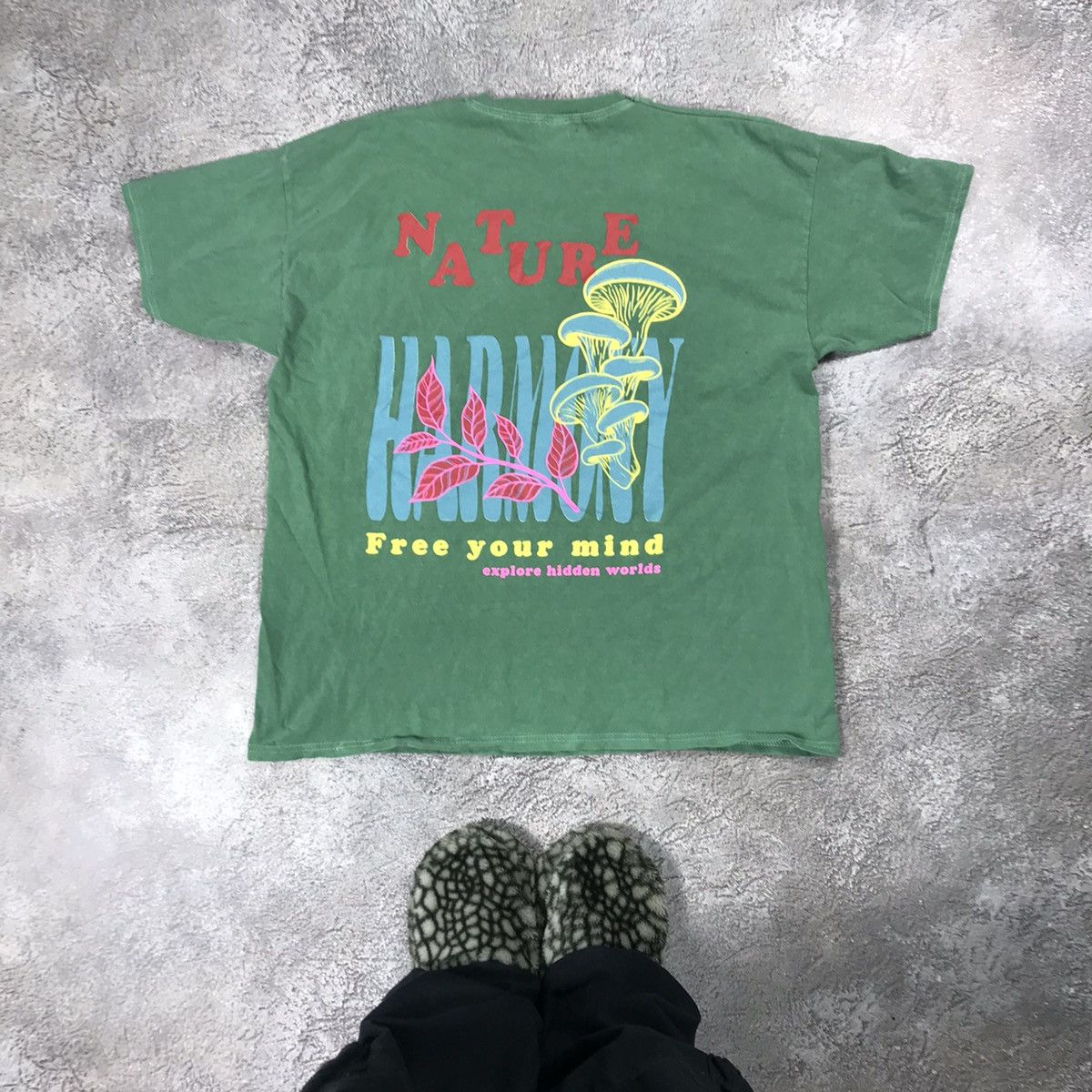 Vintage Vintage Y2K Sun Faded Graphic Tee Free Your Mind Rave Slim L Size US L / EU 52-54 / 3 - 1 Thumbnail