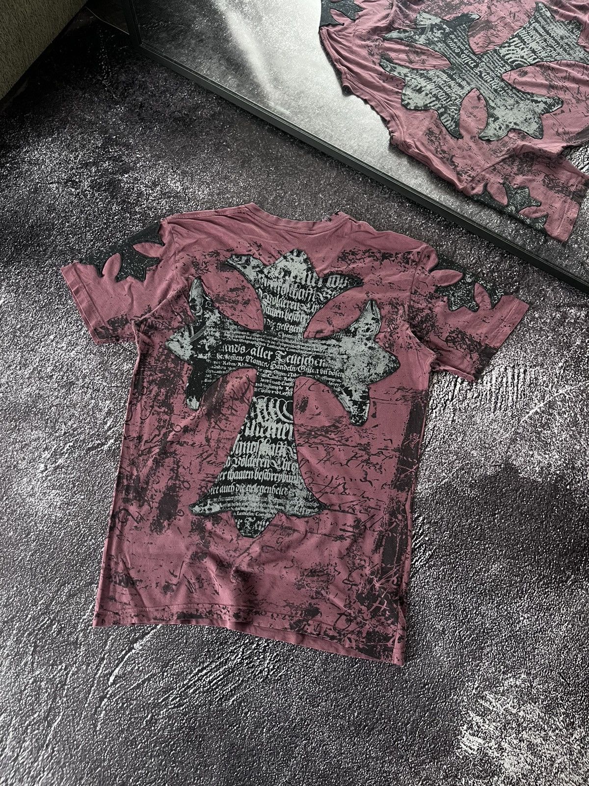 Affliction Vintage Affliction Big Cross Embroidered y2k rare tee 90’s Size US M / EU 48-50 / 2 - 4 Thumbnail