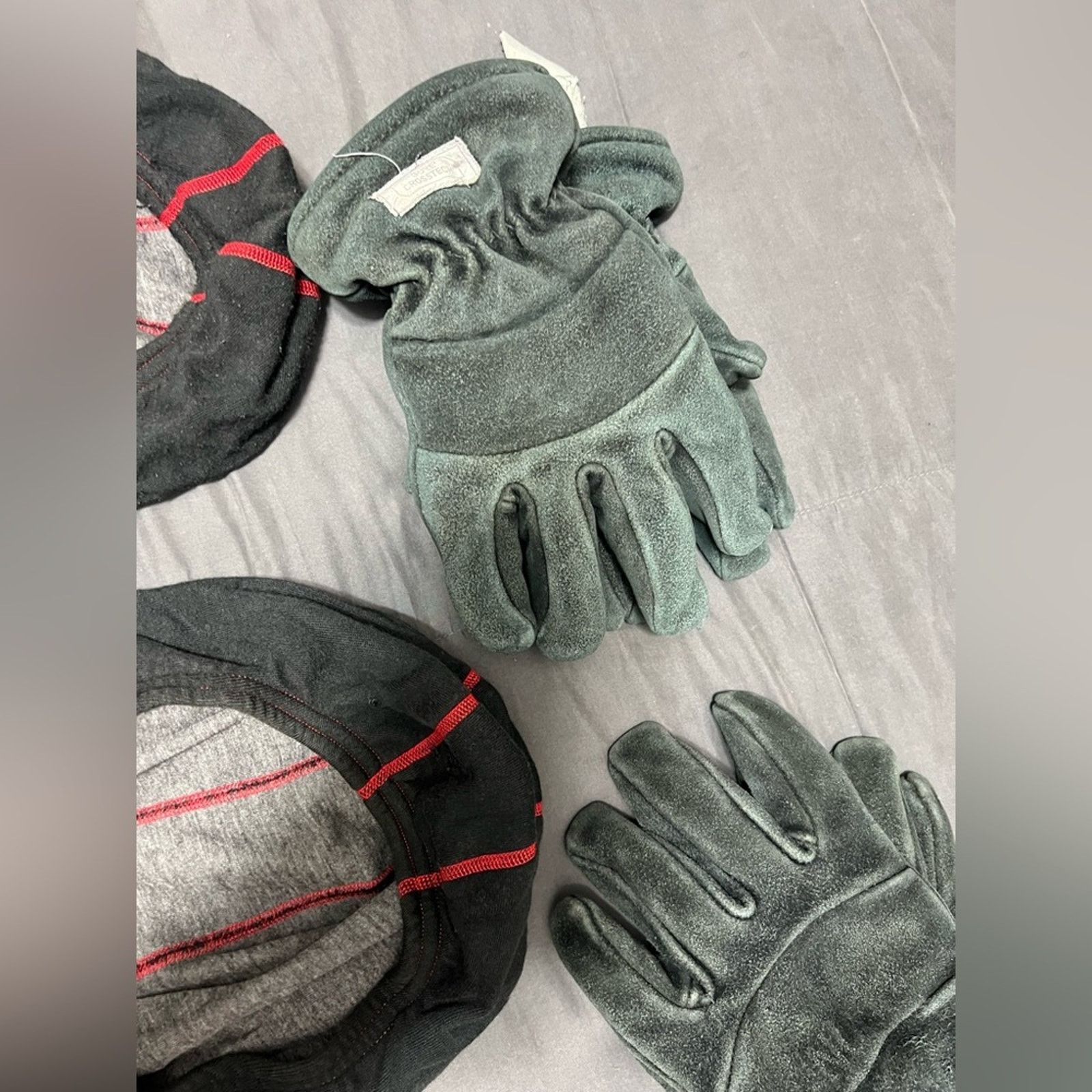 Goretex LION COMMANDER Gore-Tex Gloves M&L REDZONE HOODS Fire Gear Size ONE SIZE - 5 Thumbnail