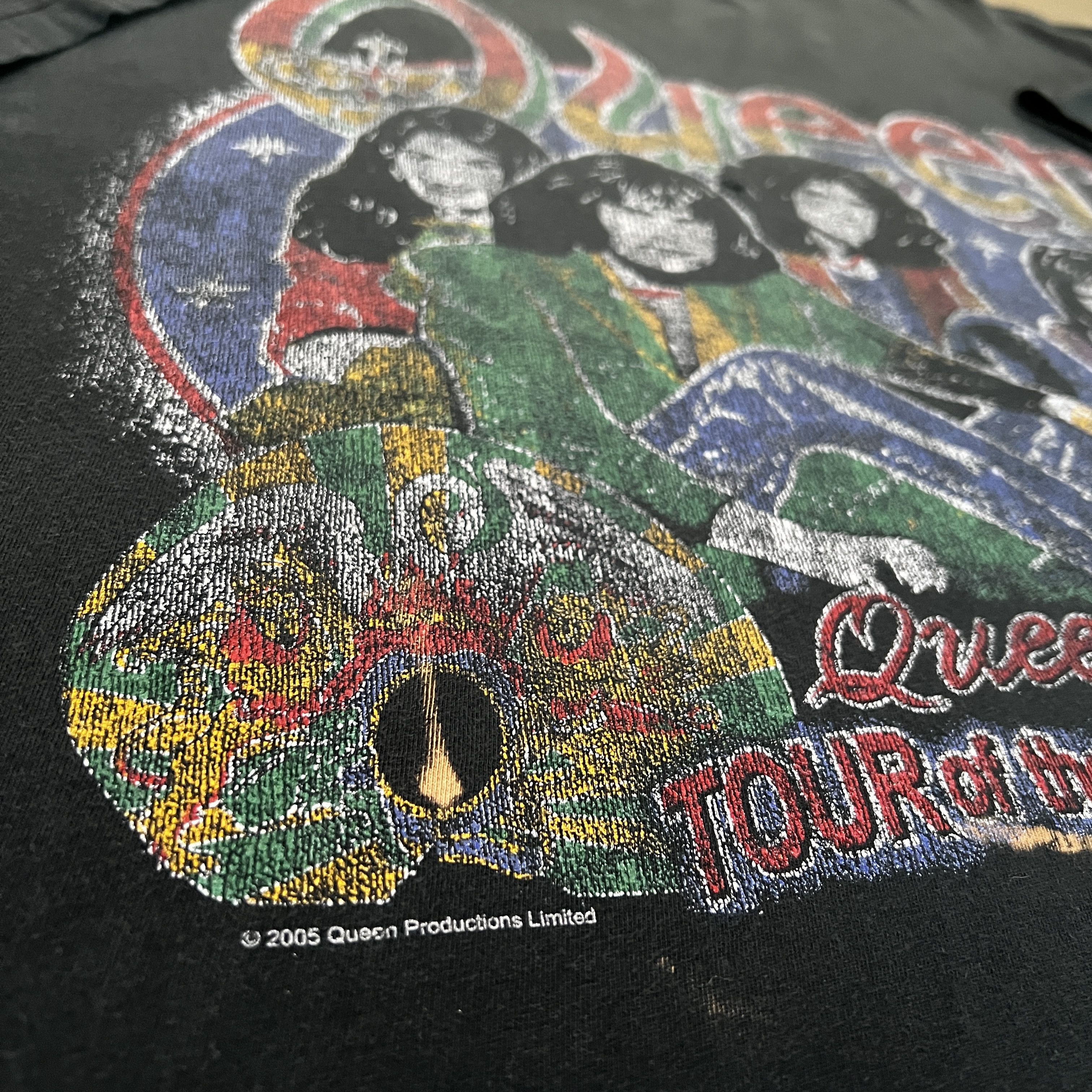 Band Tees × Vintage Vintage 2005 Y2K Queen Tour Promo Tee Size US L / EU 52-54 / 3 - 6 Thumbnail