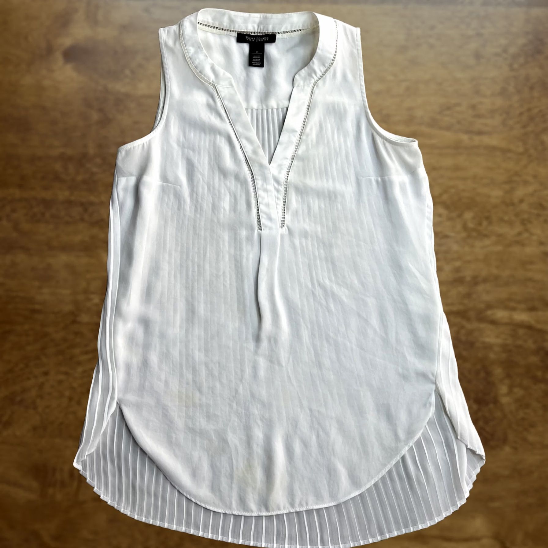 White House Black Market VINTAGE White House Black Market Blouse Womens 0 White Pleated V Neck High Low Tunic Top Size XS / US 0-2 / IT 36-38 - 1 Thumbnail