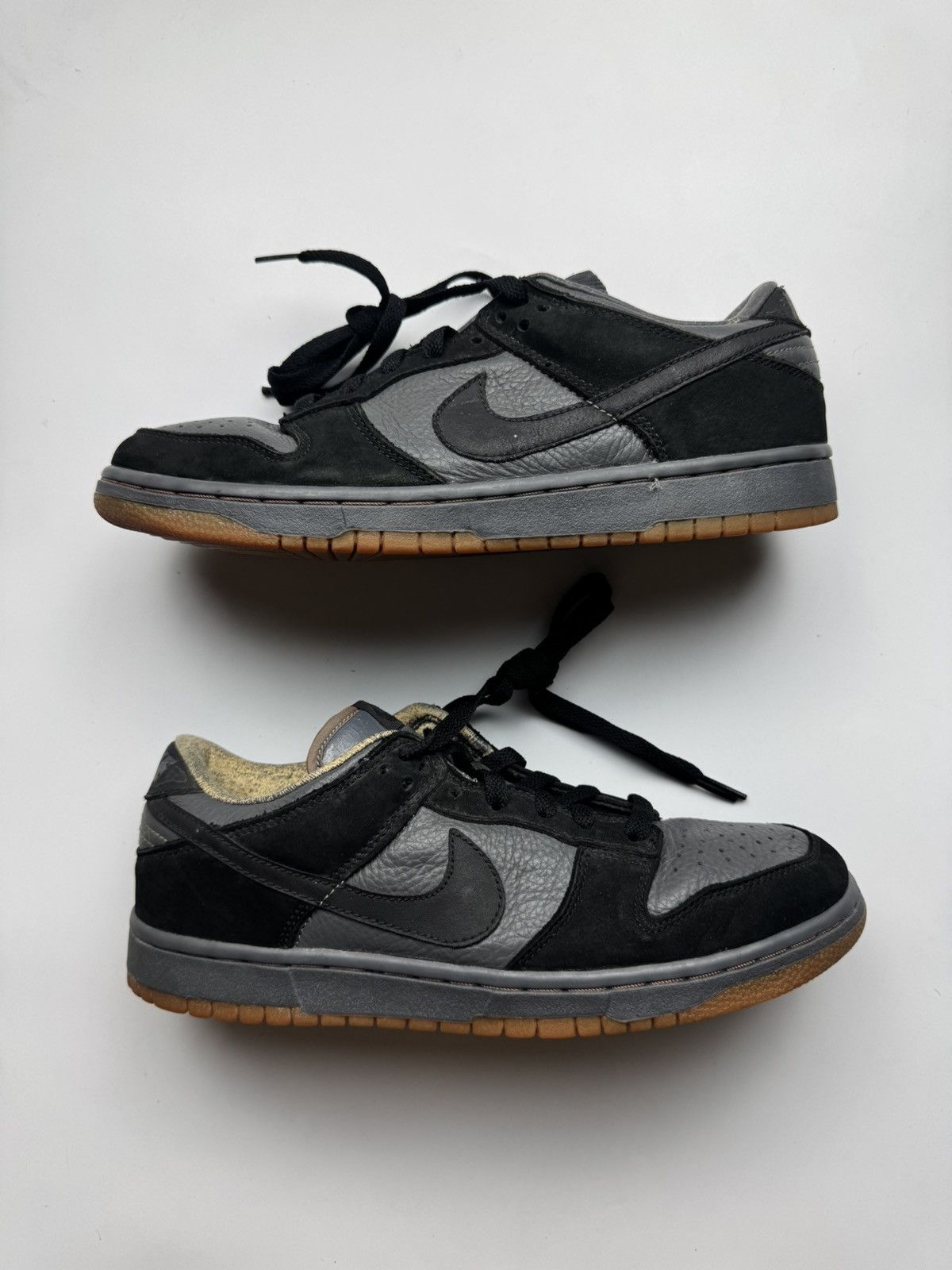 Nike 2003 Nike Dunk Low Pro Black Graphite Gum Size US 9 / EU 42 - 2 Thumbnail
