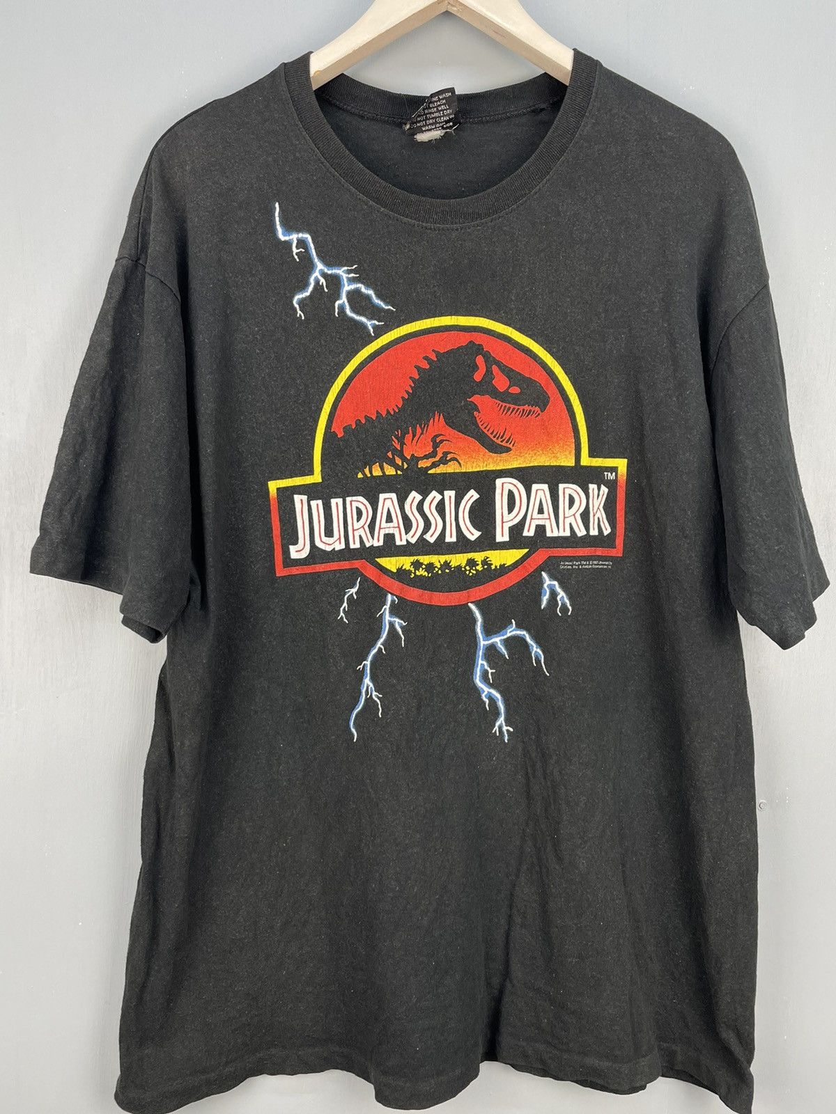 Universal Studios Vintage 90s Jurassic Park Lightning Logo Universal Studios Size US L / EU 52-54 / 3 - 3 Thumbnail
