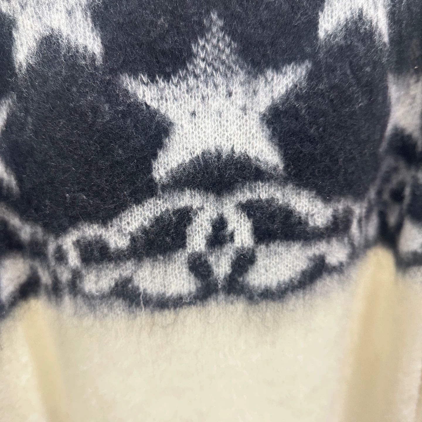 Chanel Chanel may644 Unused Cashmere Star Ski Sweater 34 Size XS / US 0-2 / IT 36-38 - 3 Thumbnail