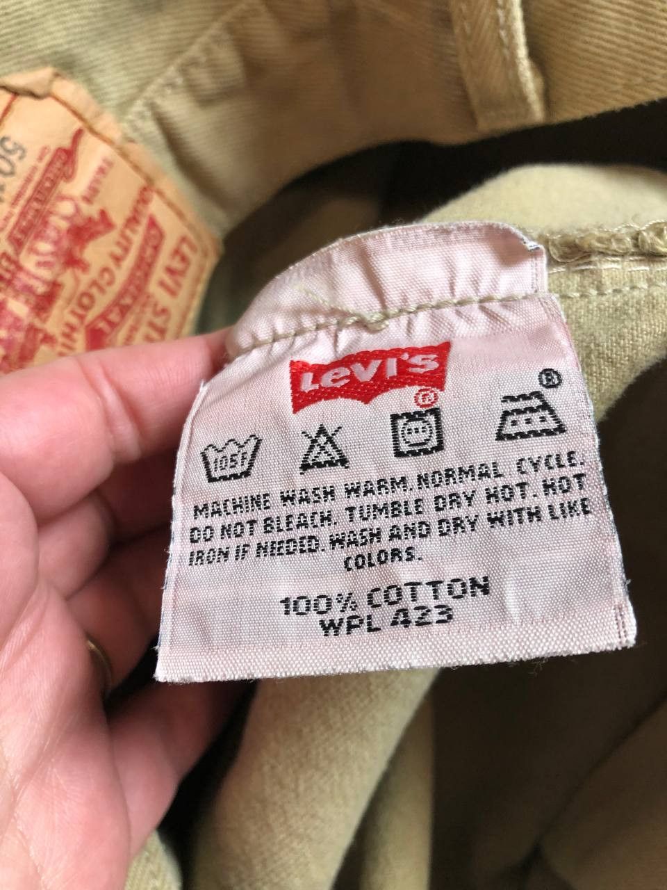 Levi's Levi Strauss 501 Relaxed Tan No Rips Stains EUC Size US 34 / EU 50 - 19 Thumbnail