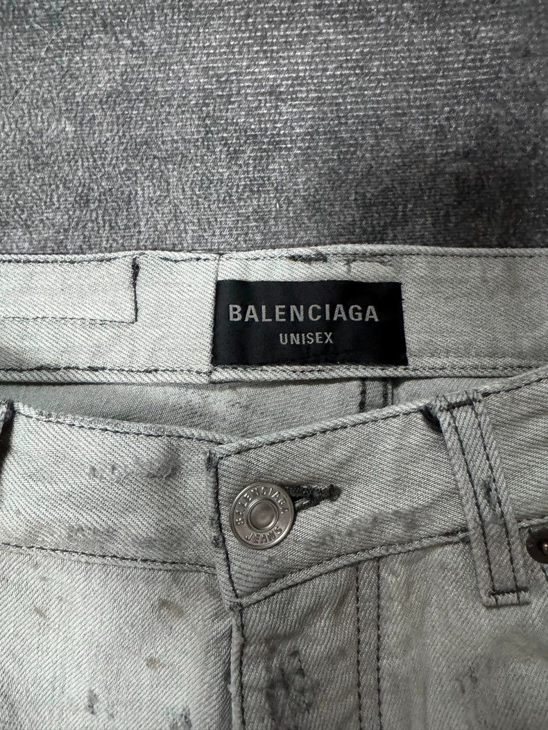 Balenciaga Balenciaga size XS Tear the super-damaged jeans to make th Size US 26 / EU 42 - 3 Thumbnail