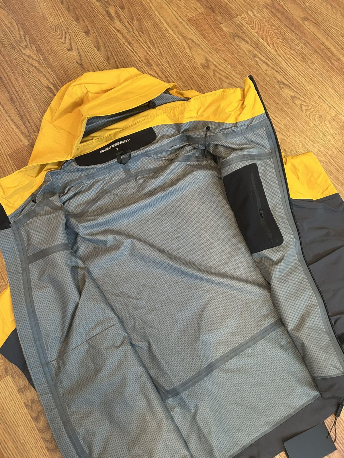 The GV Gallery Rasp-Tex Jacket Size Small Size US S / EU 44-46 / 1 - 5 Thumbnail