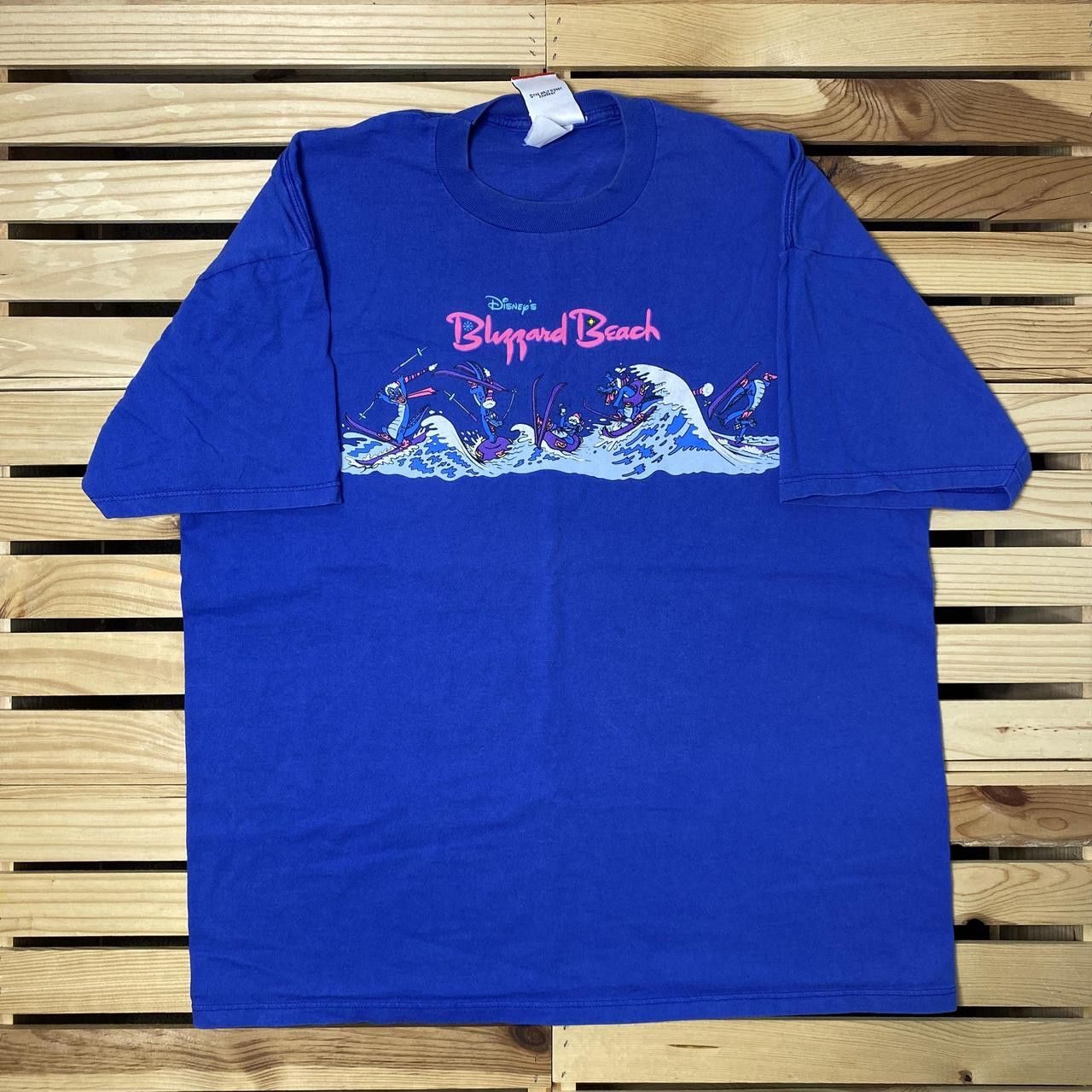 Disney Vintage Disney's Blizzard Beach Blue Cartoon Tee Size XL Size US XL / EU 56 / 4 - 1 Thumbnail