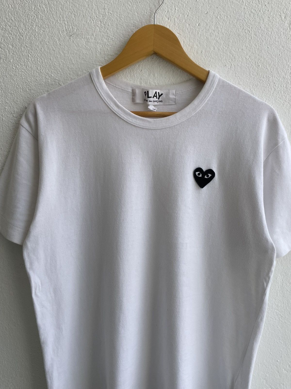 Comme des Garcons Play Comme Des Garcons Embroidered Black Heart Logo Shirts Size US L / EU 52-54 / 3 - 3 Thumbnail