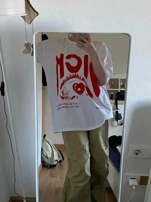 Japanese Brand Graphics Print T-Shirt emo Size US XL / EU 56 / 4 - 1 Thumbnail
