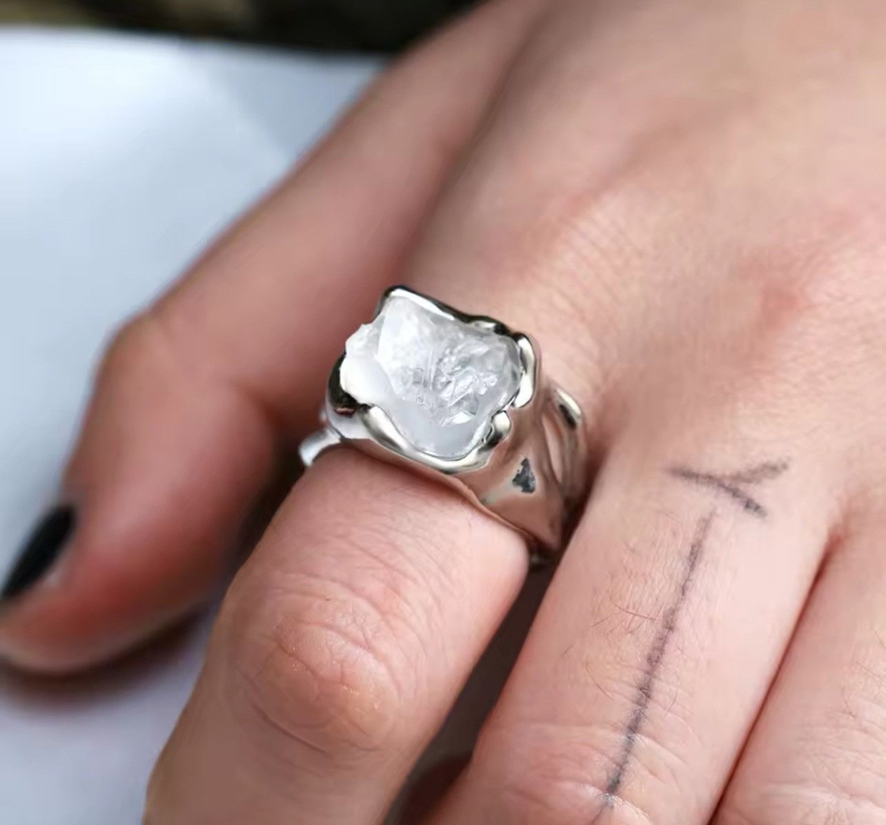 Vintage Classic Design Ring Size ONE SIZE - 1 Thumbnail