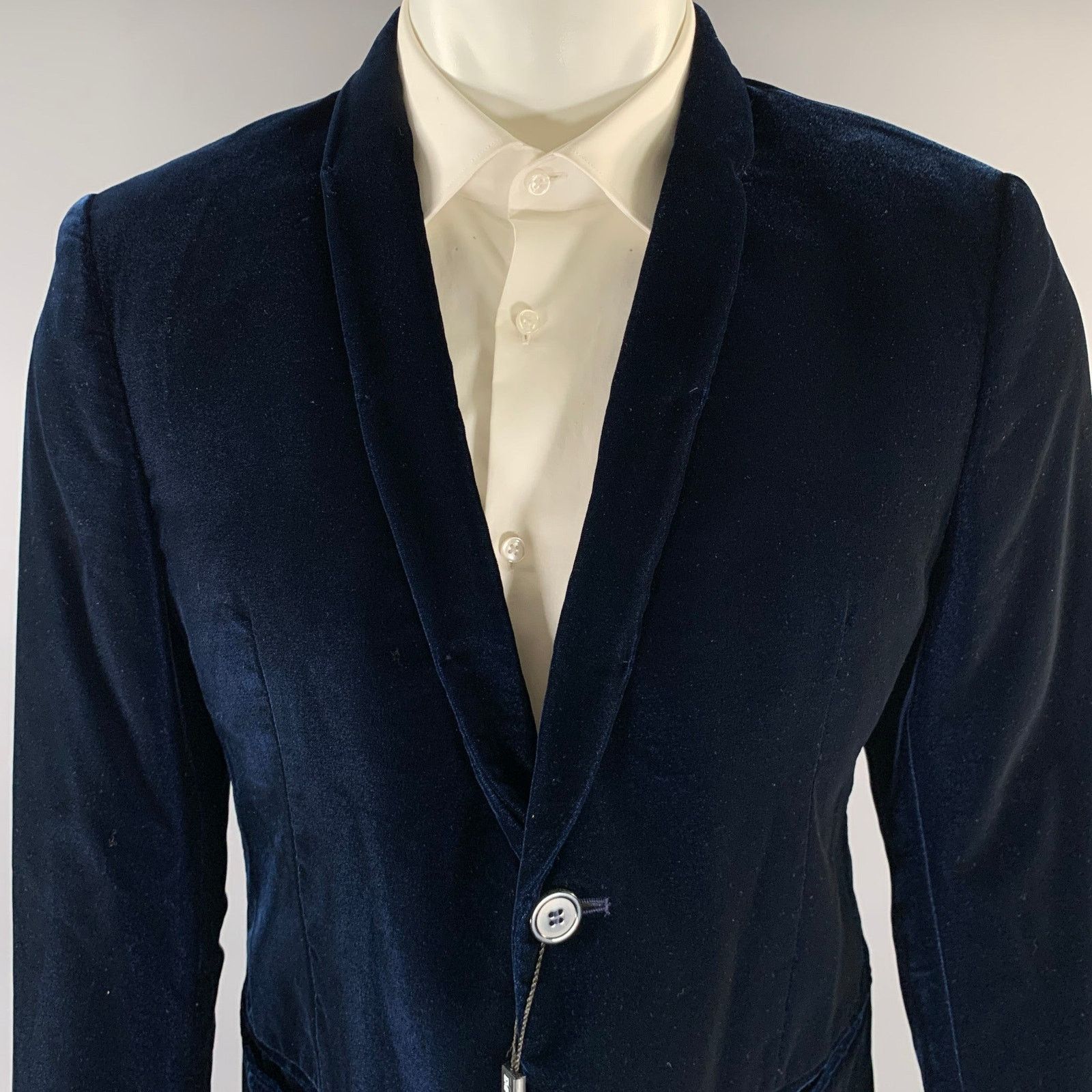 Emporio Armani Size 40 Navy Velvet Acetate Viscose Sport Coat Size 40R - 2 Thumbnail