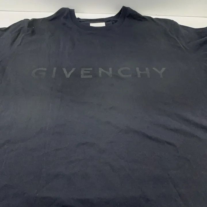 Givenchy Givenchy Givenchy Short Sleeve Logo TShirt for Men -2507 Size US L / EU 52-54 / 3 - 6 Thumbnail