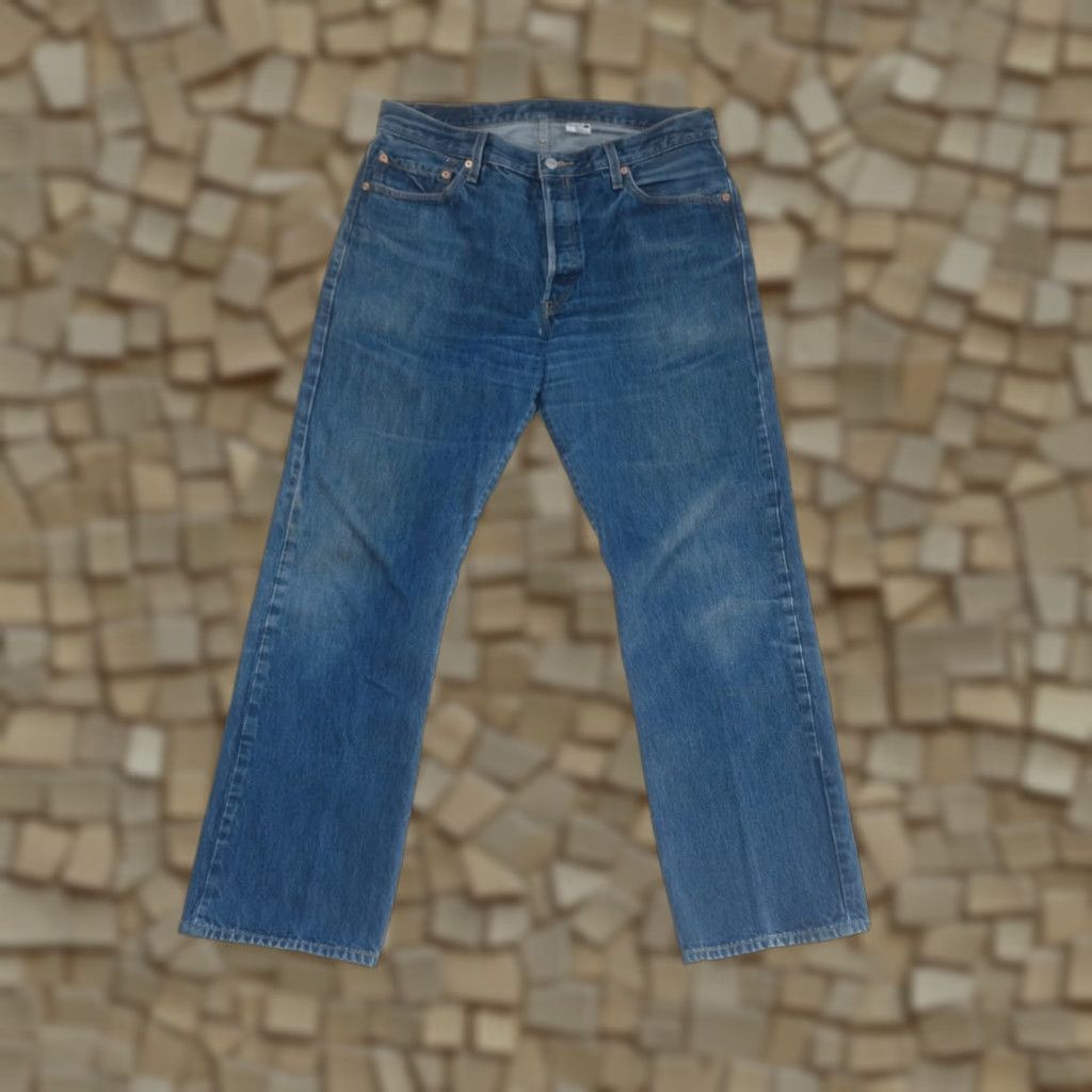 Denime VINTAGE Levis Strauss 501 Button Fly Jeans Denim Blue 2007 Mens SZ 36 x 32 Regular Straight 5-Pocket USA Y2K Jeans Size US 36 / EU 52 - 1 Thumbnail