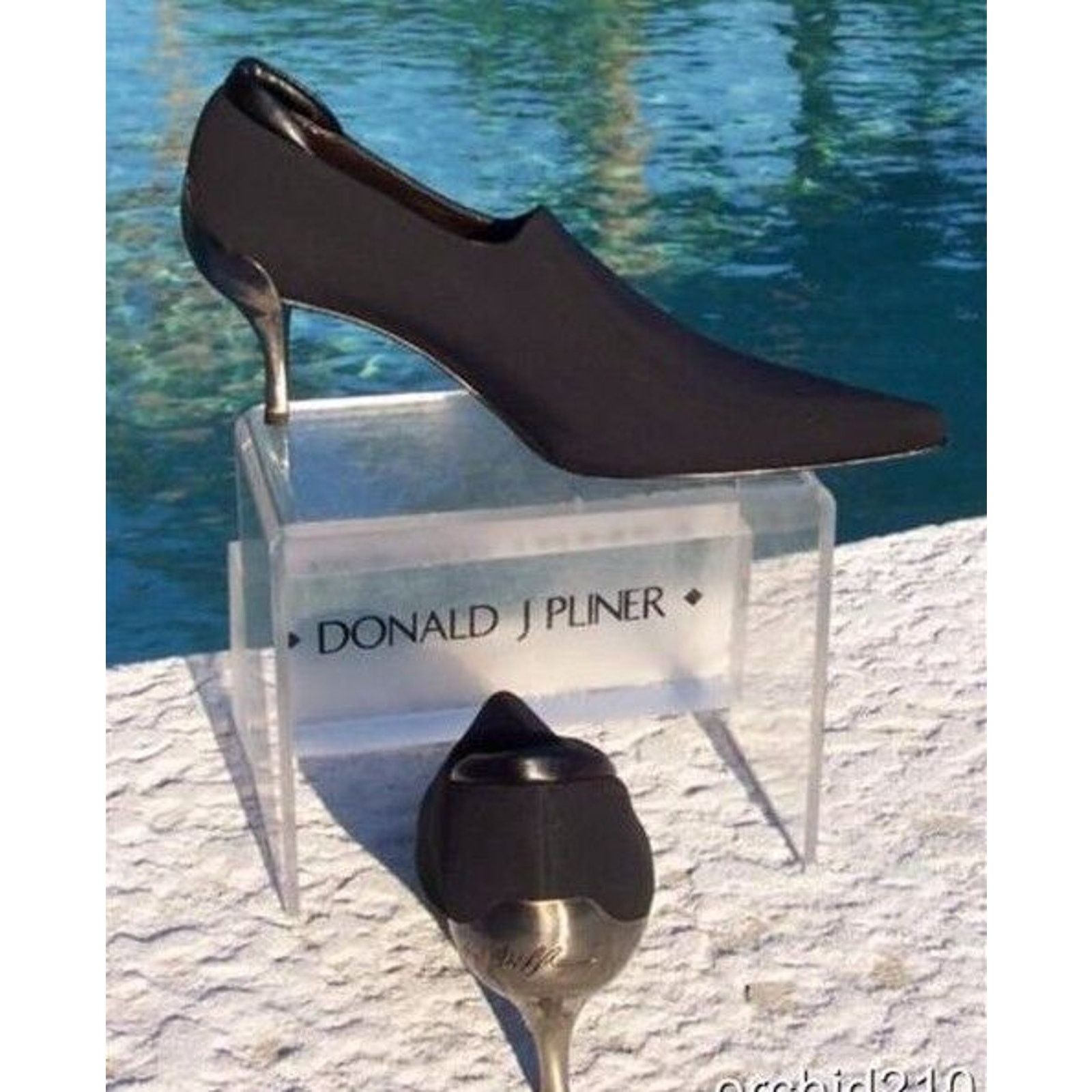 Donald Pliner Donald Pliner Leather Shoe Pump Crepe Elastic Stretch $340 Size US 6 / IT 36 - 7 Thumbnail