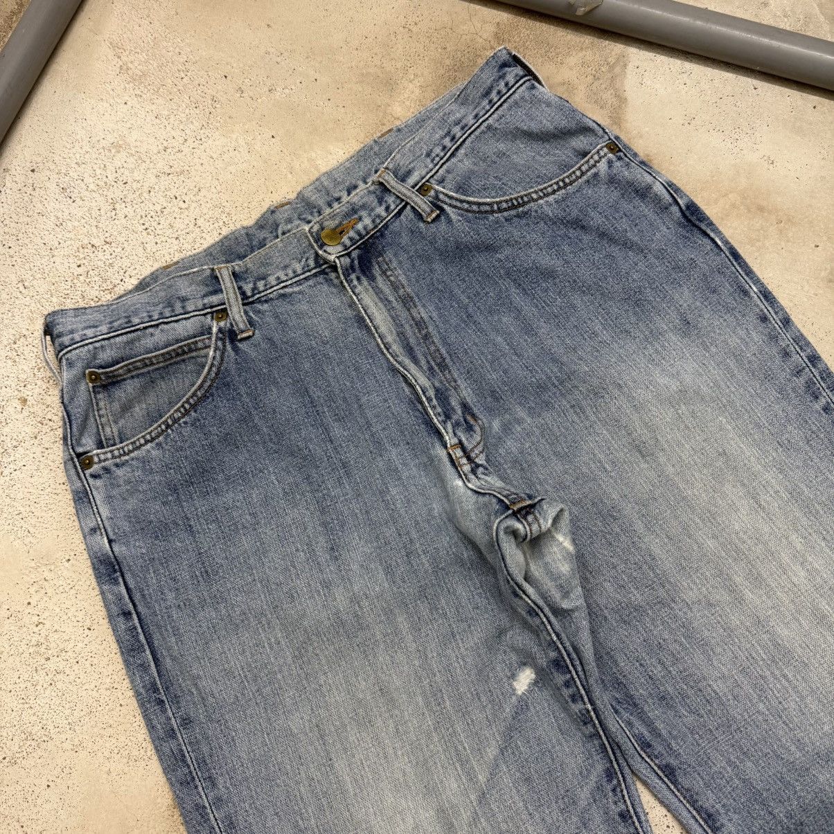Wrangler Vintage Wrangler Light Wash Distressed Denim Pants Size US 36 / EU 52 - 4 Thumbnail