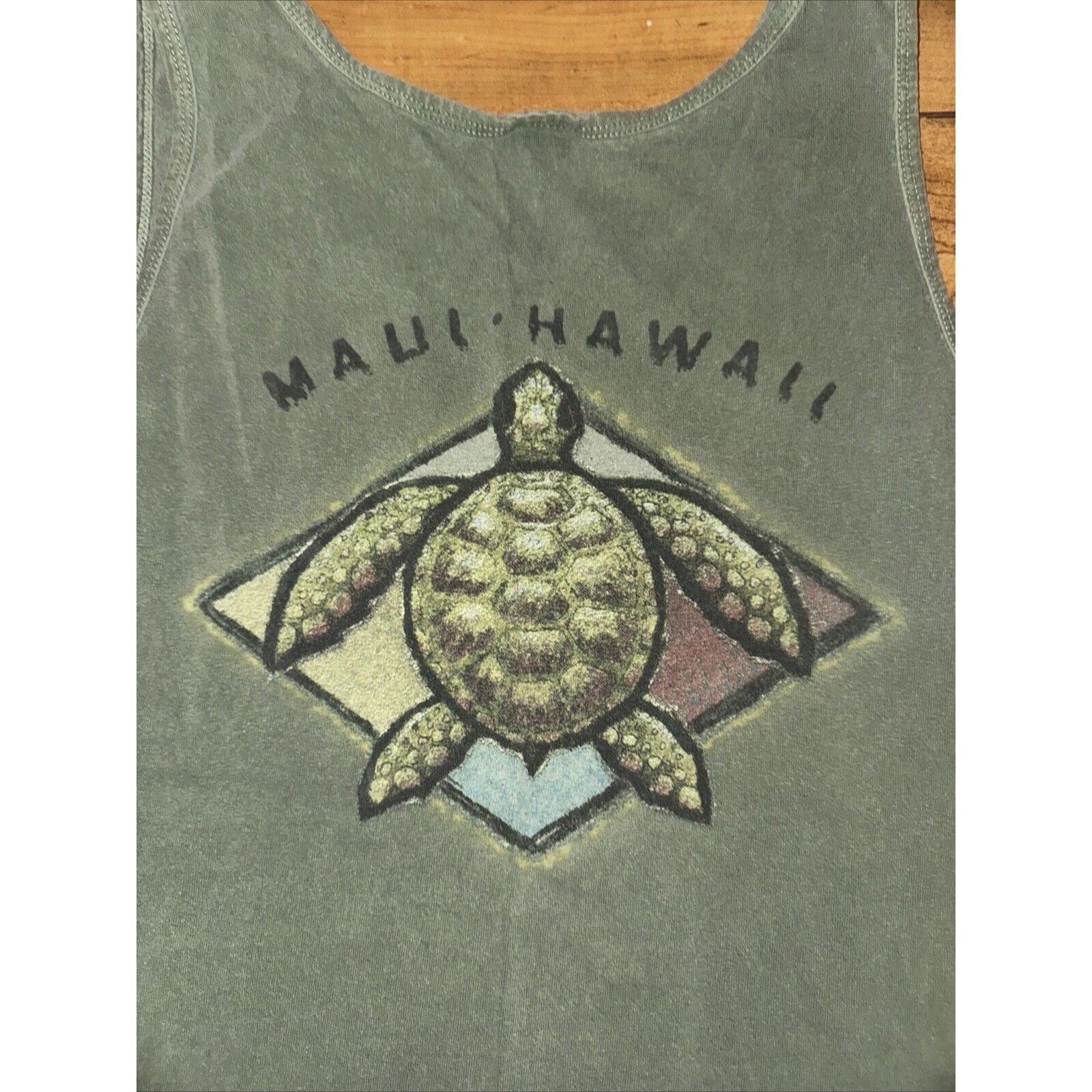 Gildan Vintage Maui Hawaii Turtle Tank Top Shirt Green Medium 19x26 Size US M / EU 48-50 / 2 - 2 Thumbnail