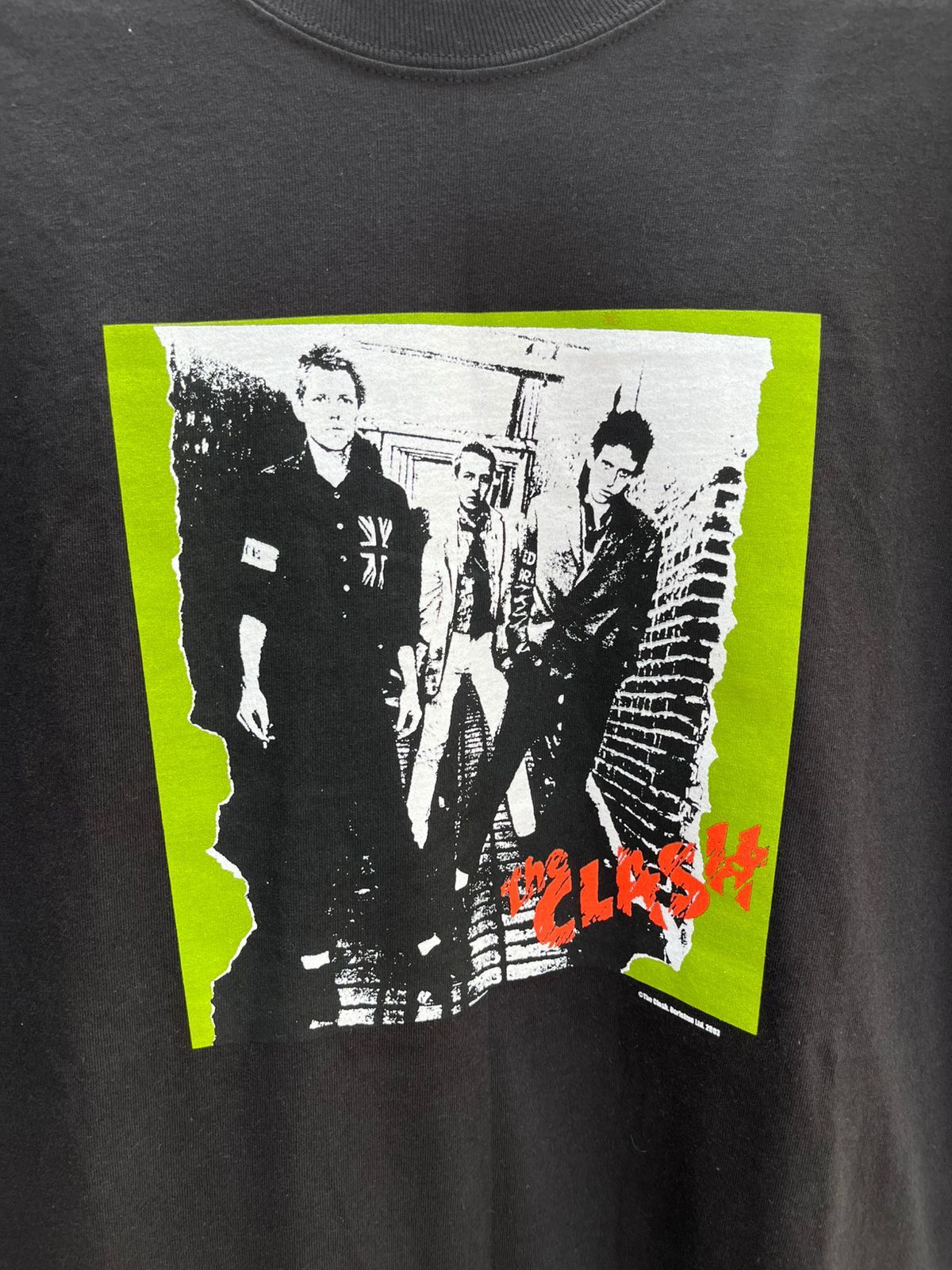 Band Tees vtg band tees the clash 2003 graphic tee tshirt Size US XL / EU 56 / 4 - 3 Thumbnail