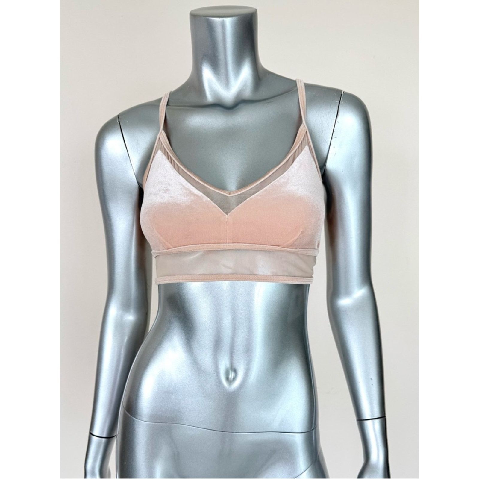 Alo Yoga ALO Yoga women velvet sport bra size M Size M / US 6-8 / IT 42-44 - 2 Thumbnail