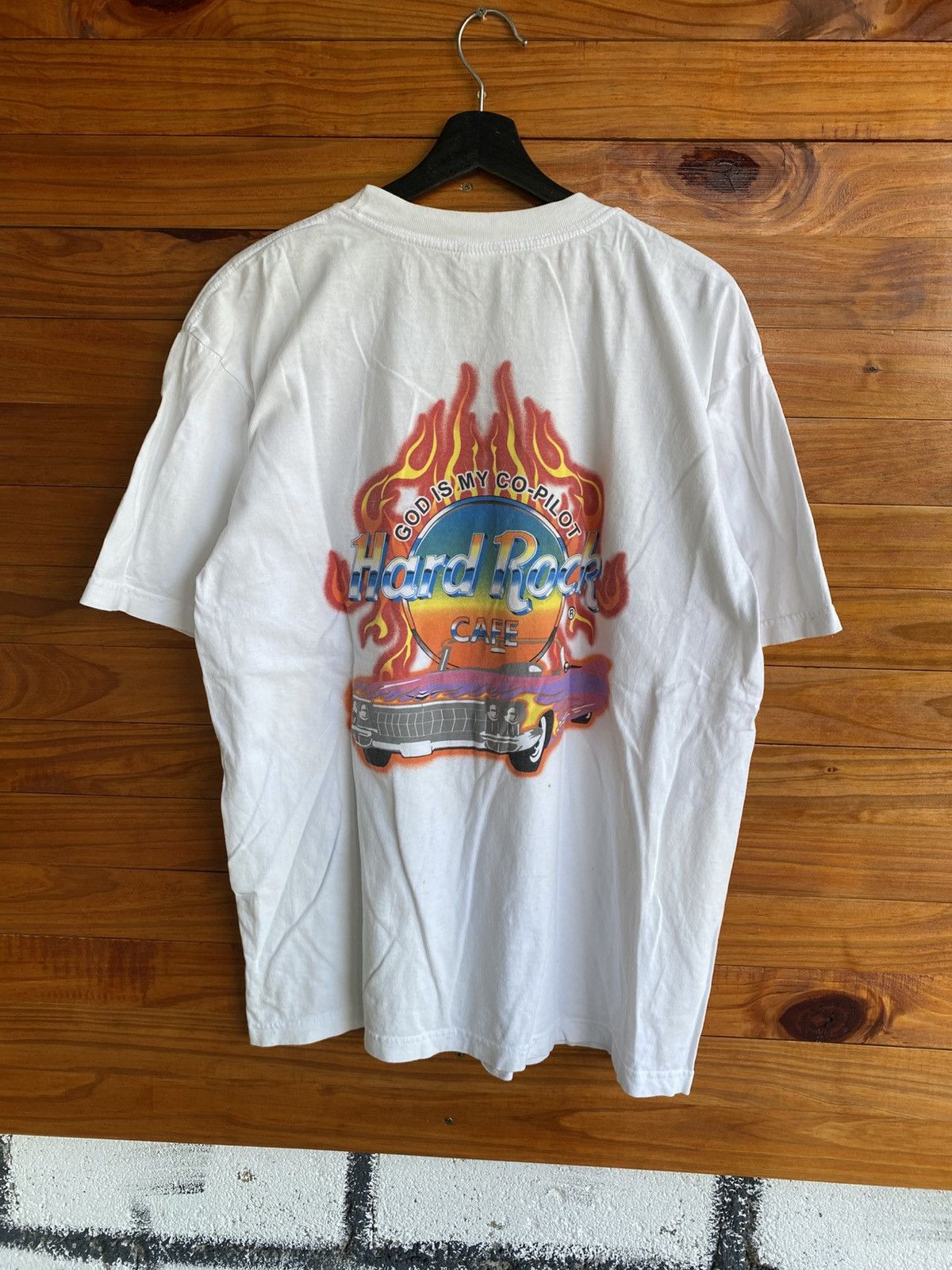 Hard Rock Cafe Vintage 90s Hard Rock Cafe Singapore T-Shirt White Flame Car Size US L / EU 52-54 / 3 - 3 Thumbnail