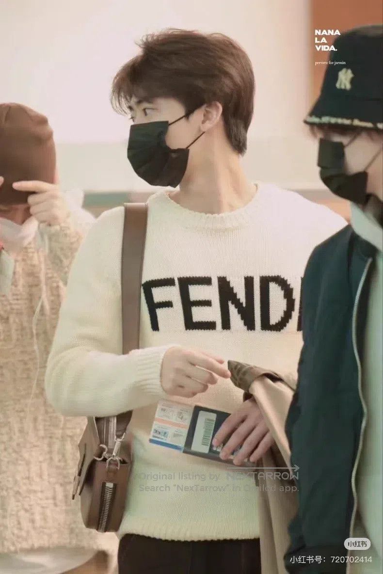 Fendi Fendi Beige Big Logo Letter Knit Sweater Size US XL / EU 56 / 4 - 6 Thumbnail