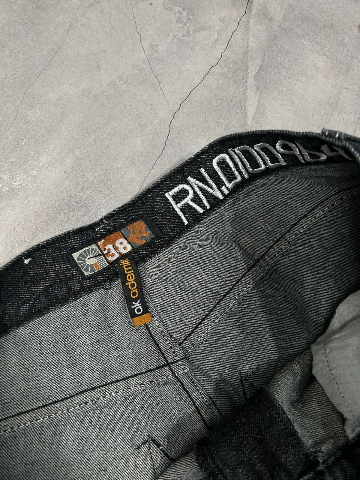 Vintage Vintage Y2K Akdemiks Embroidered Baggy Jeans Size US 36 / EU 52 - 12 Thumbnail