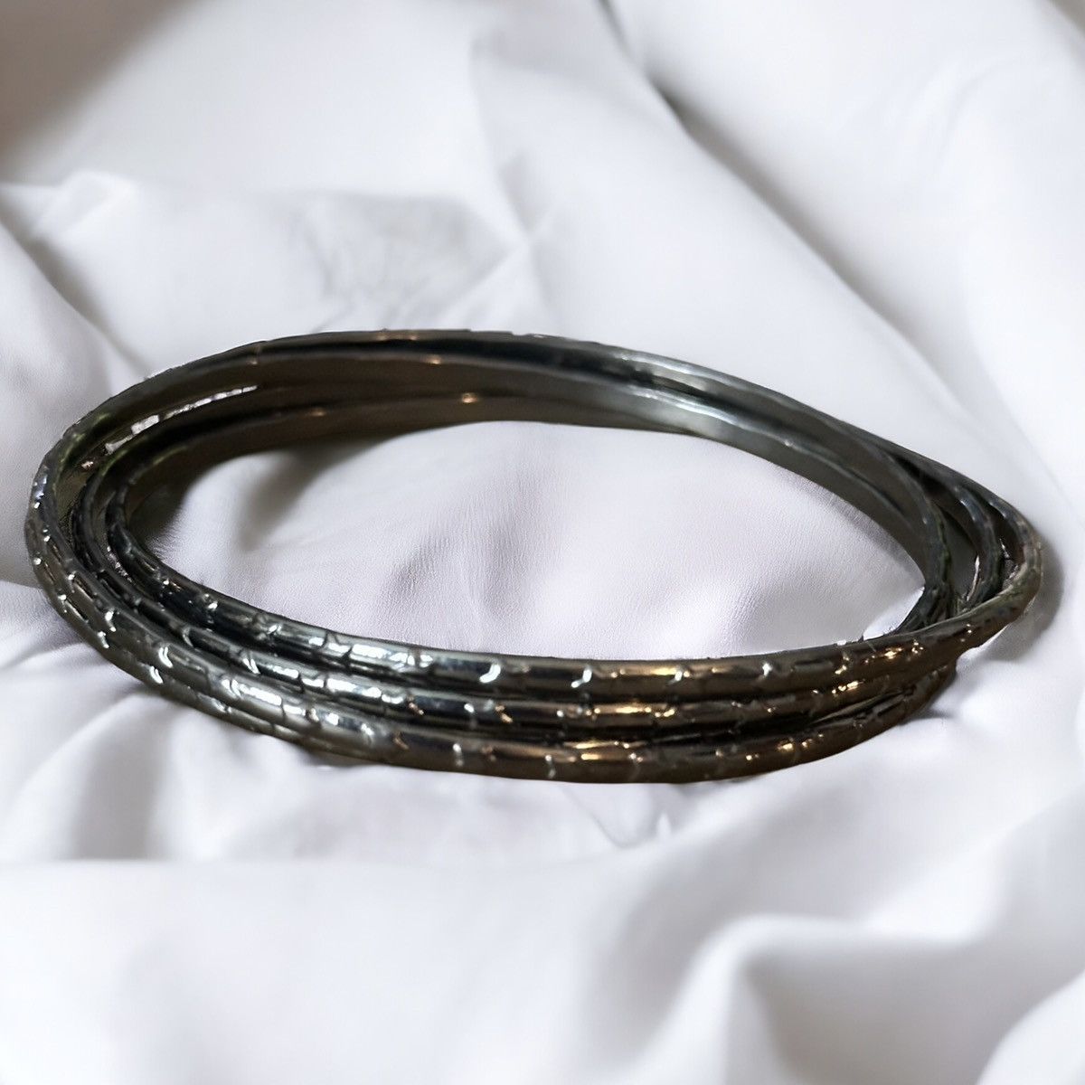 Other Gunmetal silver intertwined bangle bracelet Size ONE SIZE - 1 Thumbnail