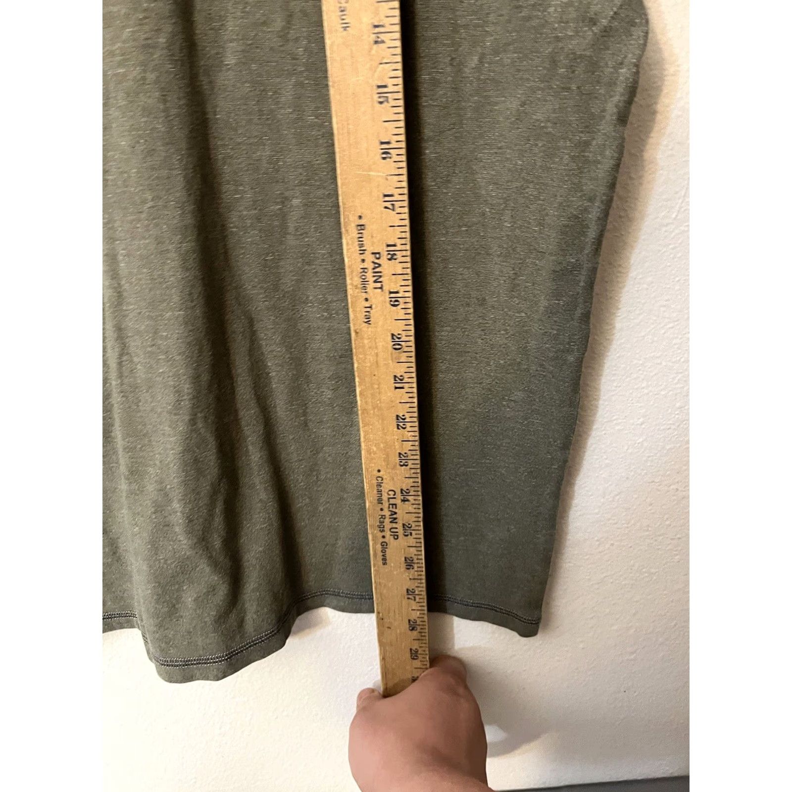 Express EXPRESS T-Shirt Crew Neck Moisture Wicking Stretch Solid Medium Green Size US M / EU 48-50 / 2 - 4 Thumbnail