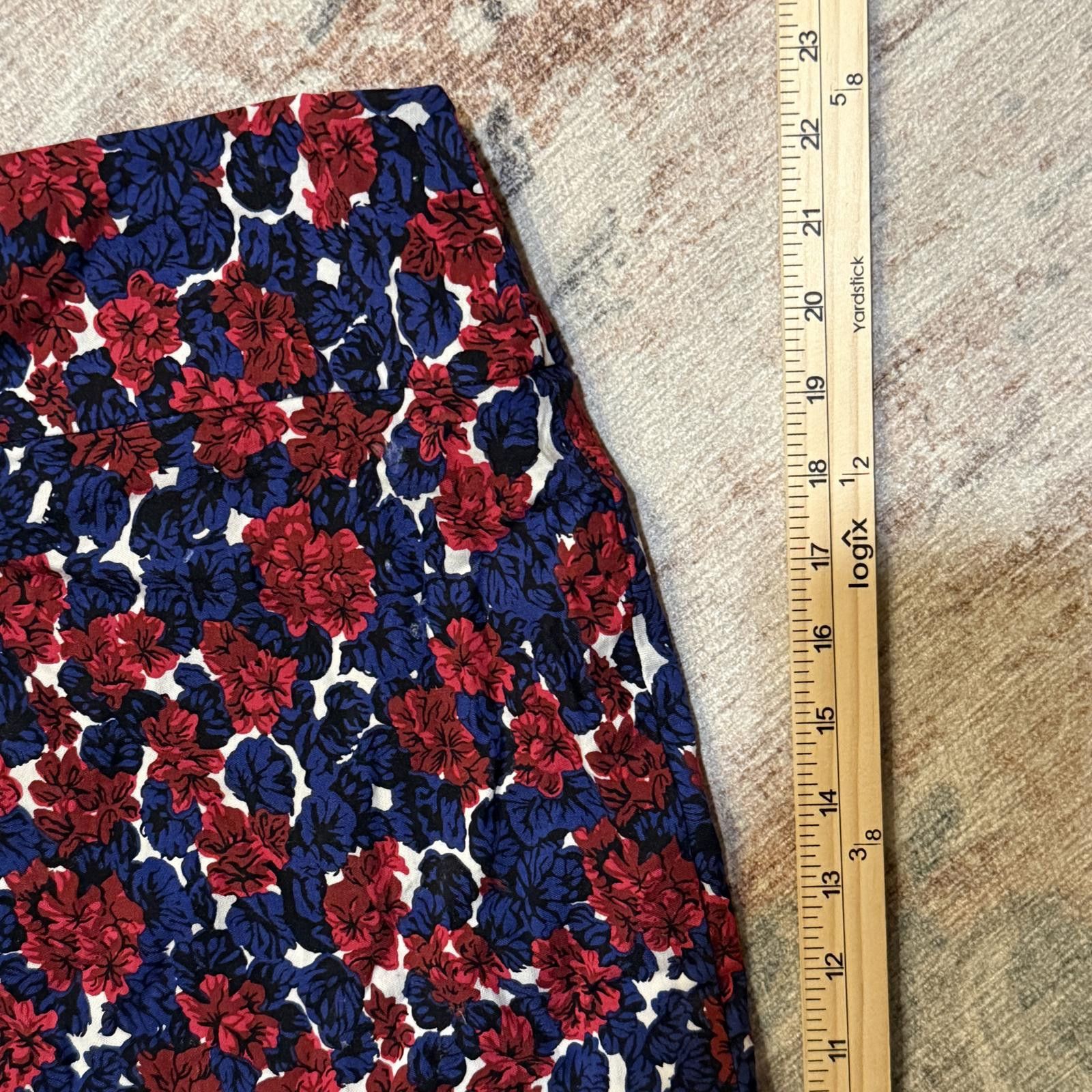 Designer Margaret M pull-on floral pencil skirt, navy/red – 1X Size 40" / US 18 - 8 Thumbnail