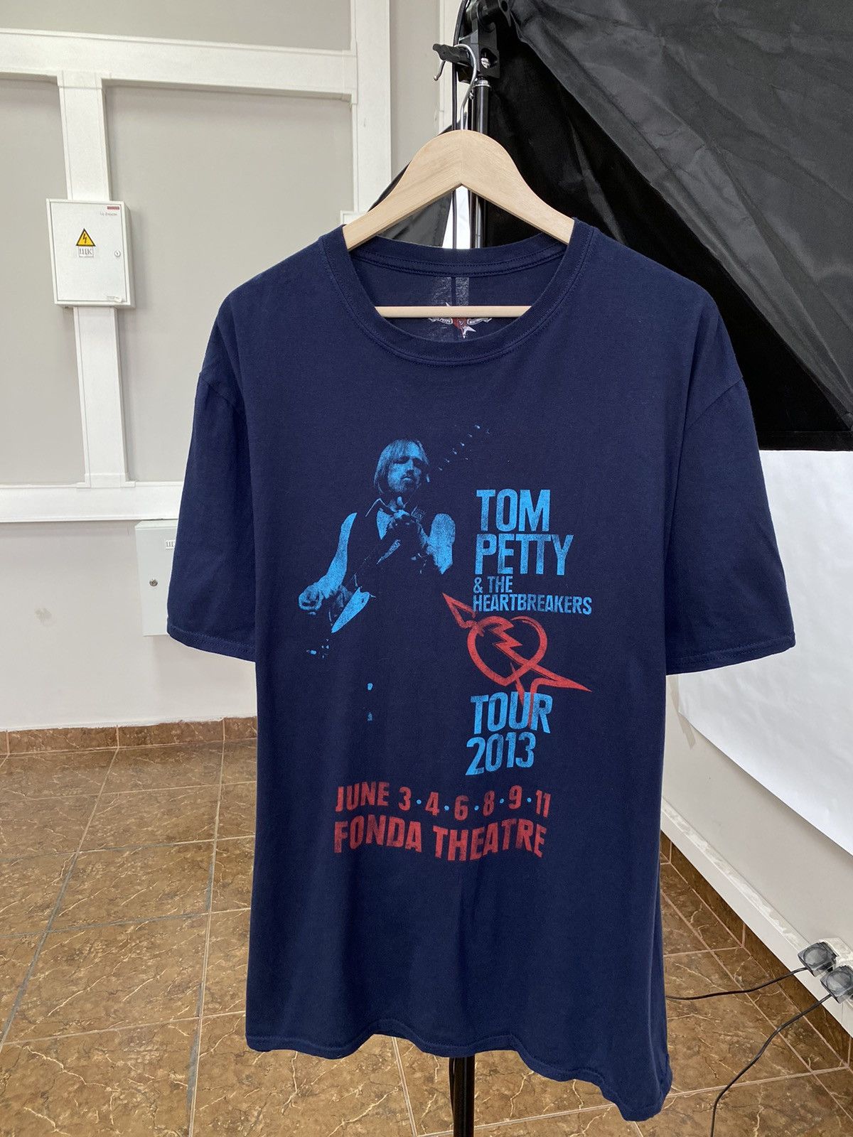 Band Tees Vintage 2013 Tom Petty The Heartbreakers Tour t-shirt rare Size US XXL / EU 58 / 5 - 1 Thumbnail
