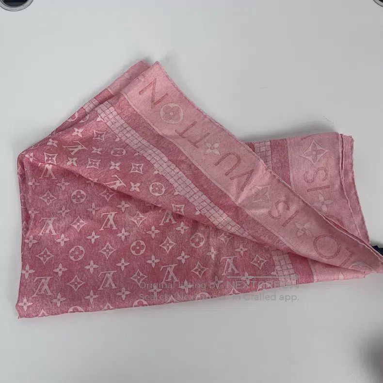 Louis Vuitton Louis Vuitton Pink and white printed mulberry silk scarf Size ONE SIZE - 4 Thumbnail
