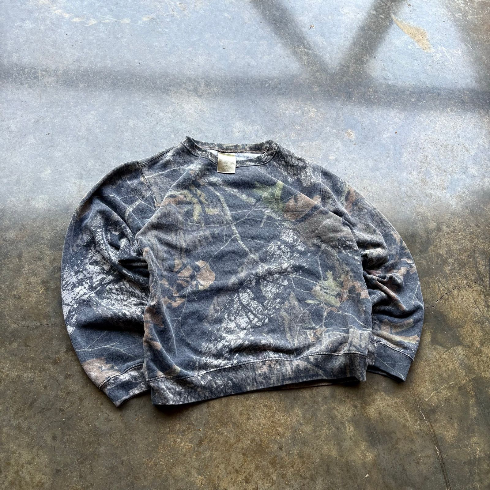 Mossy Oaks Vintage 90s Mossy oaks faded camo sweatshirt Size US S / EU 44-46 / 1 - 2 Thumbnail